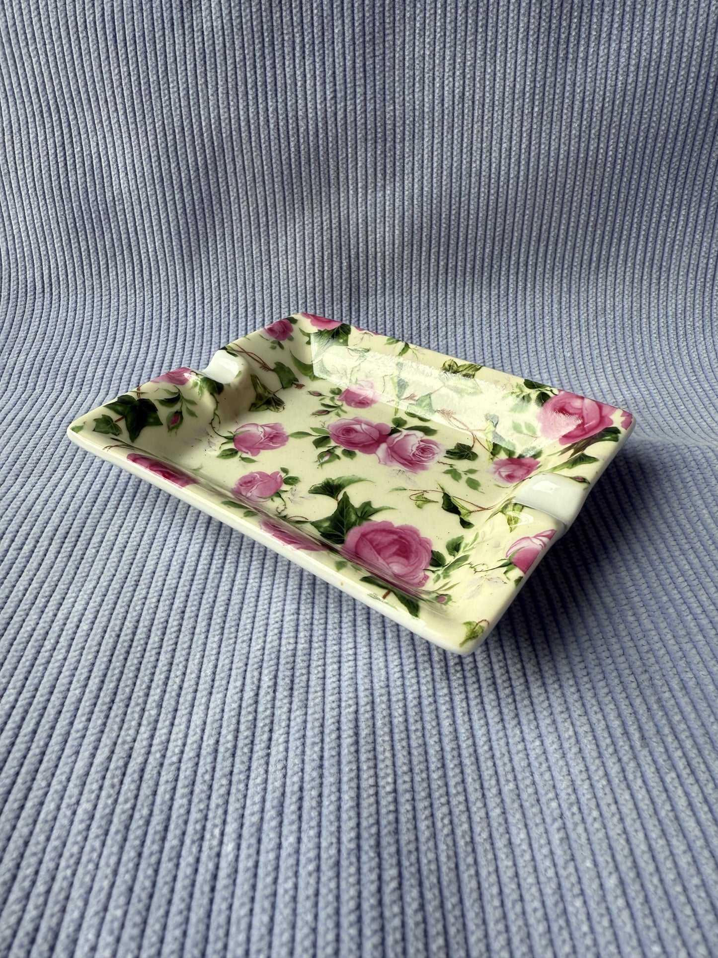 Cendrier avec roses vintage Silea