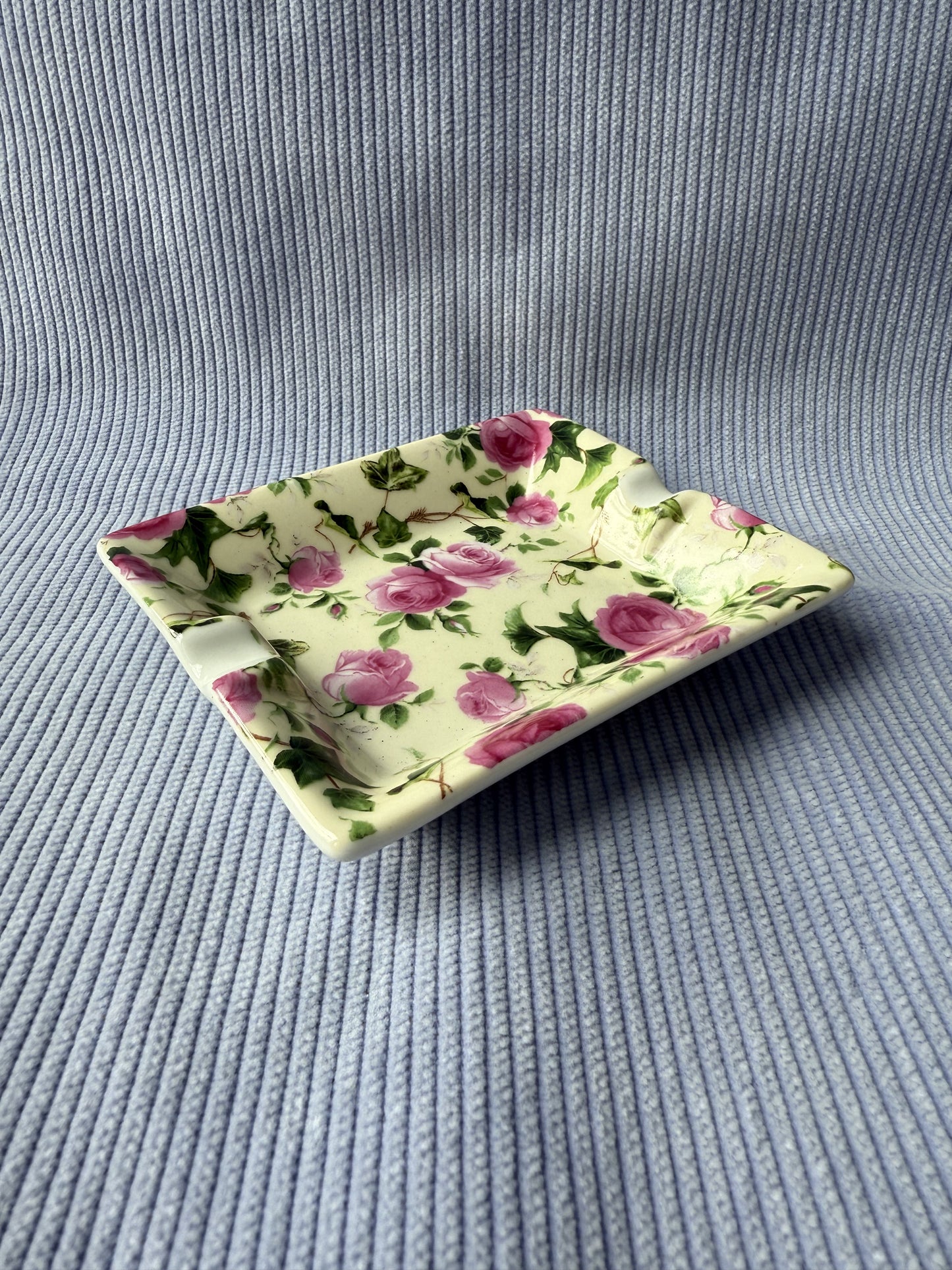 Cendrier avec roses vintage Silea