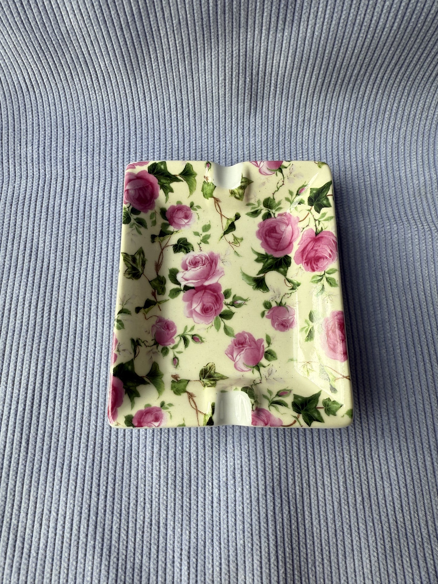 Cendrier avec roses vintage Silea