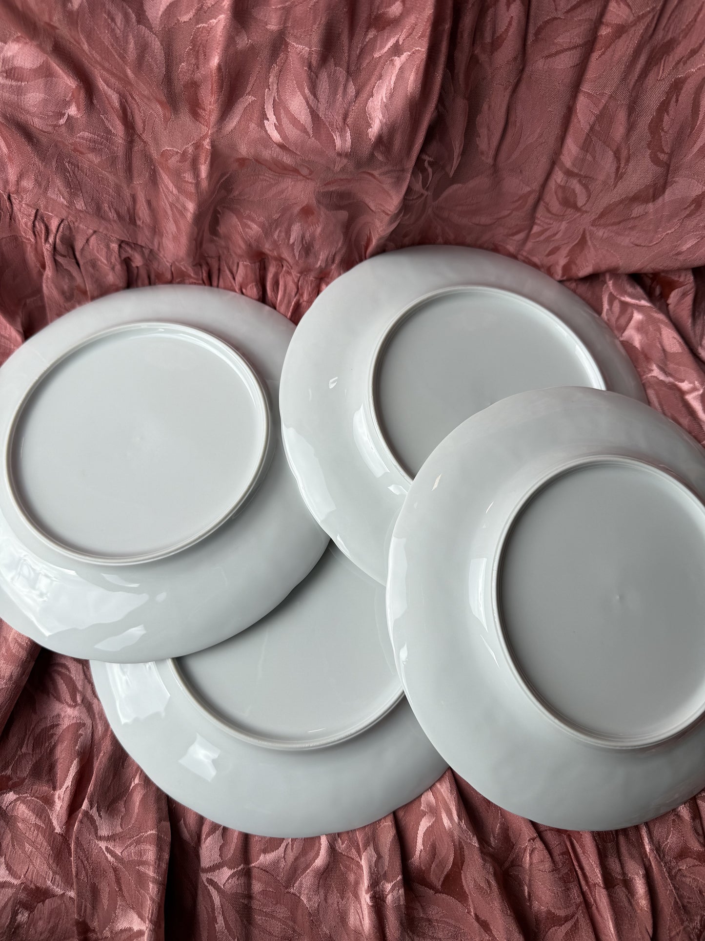 Quatre assiettes en porcelaine Yves Ducourtioux - Quintin