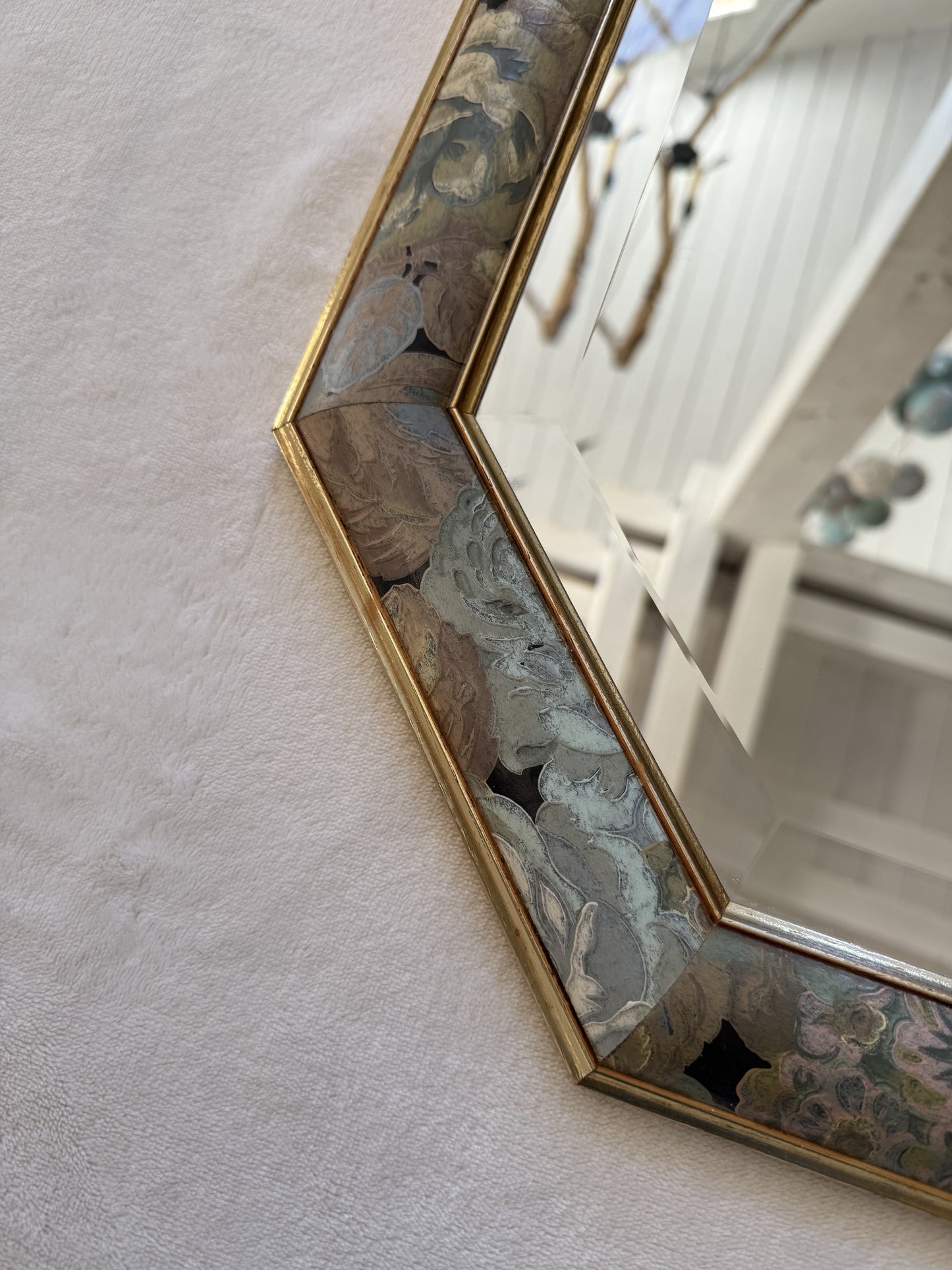 Grand miroir vintage octogonal en bois avec fleurs peintes à la main #1