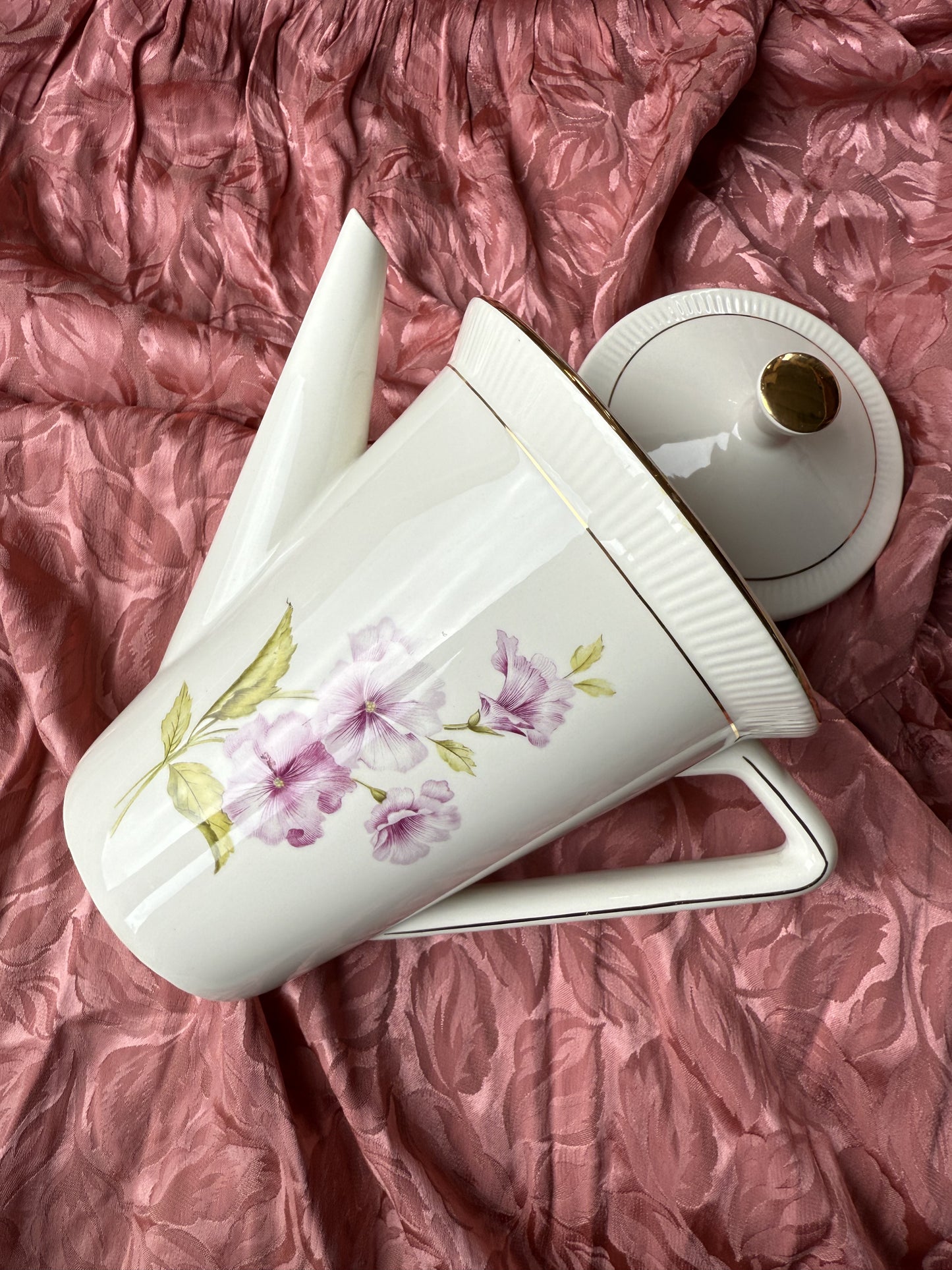 Théière en porcelaine Gien France modèle "Chevreuse"