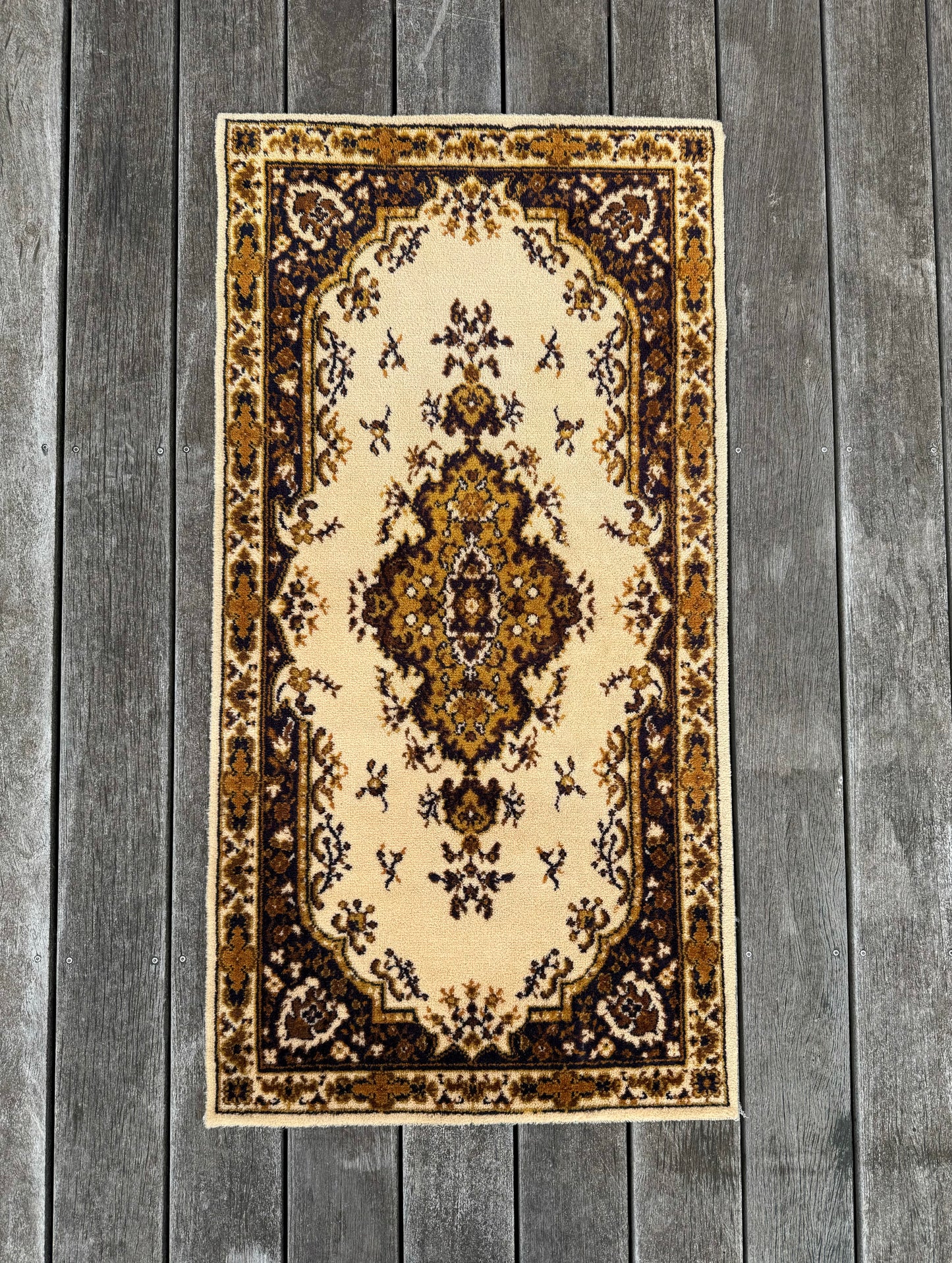 Grand tapis rectangle vintage 1,28m x 0,66m