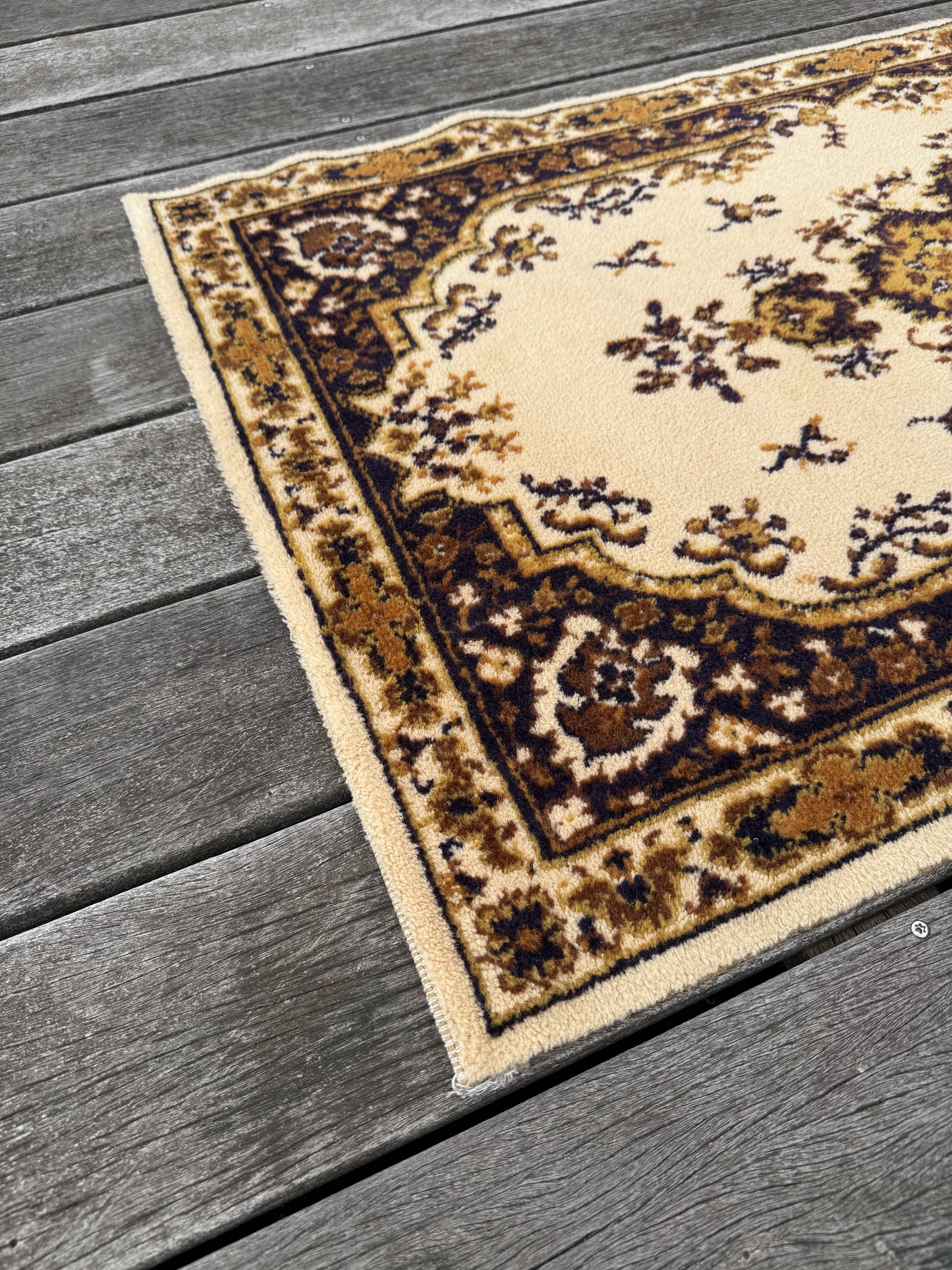 Grand tapis rectangle vintage 1,28m x 0,66m