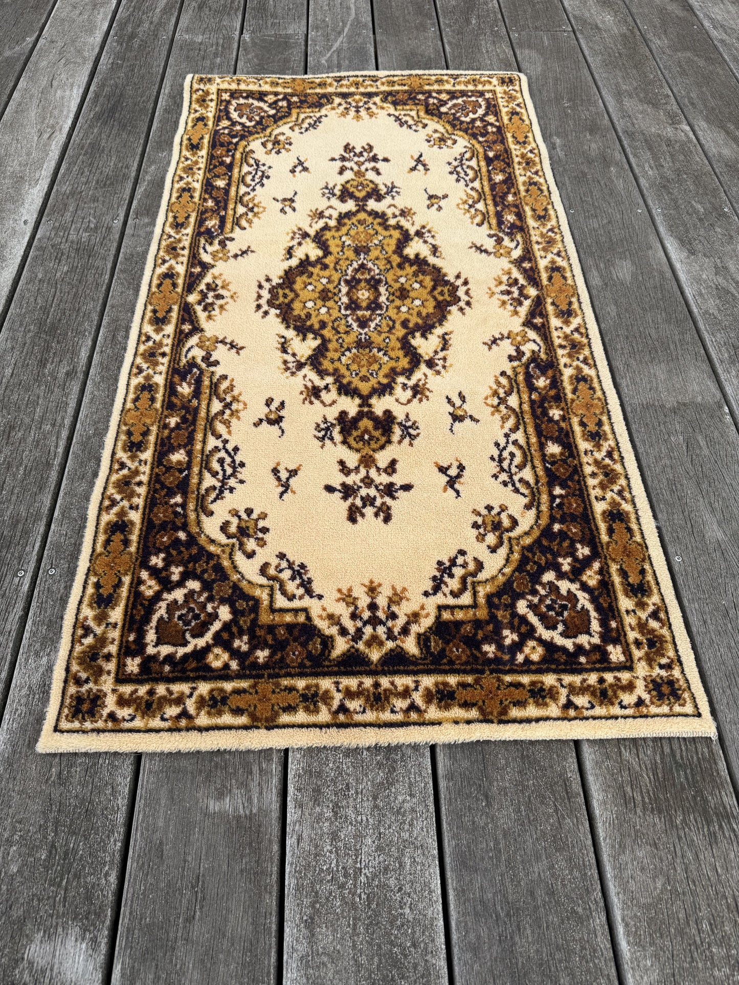 Grand tapis rectangle vintage 1,28m x 0,66m