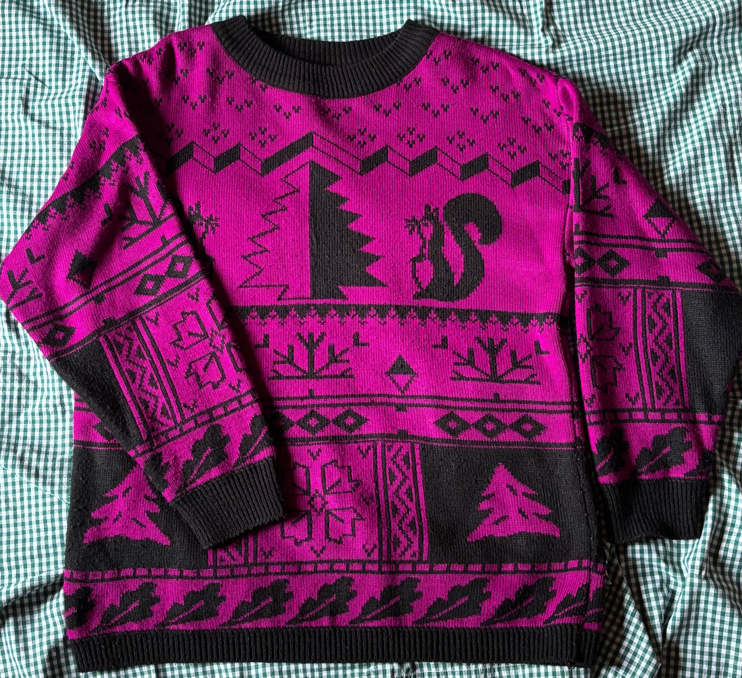 Pull d'hiver à motif violet et noir T.L
