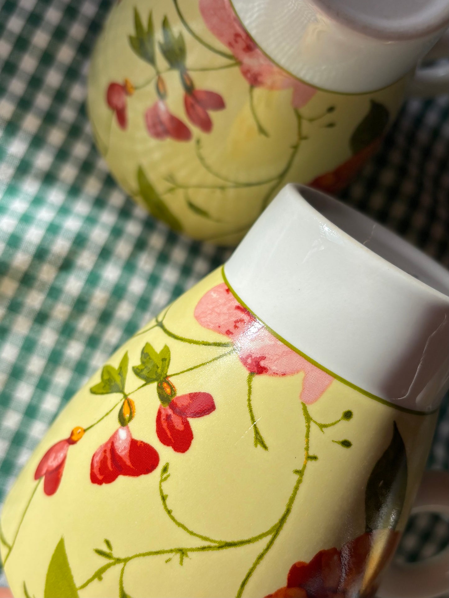 Lot de 4 tasses Luminarc en porcelaine à motif fleuri