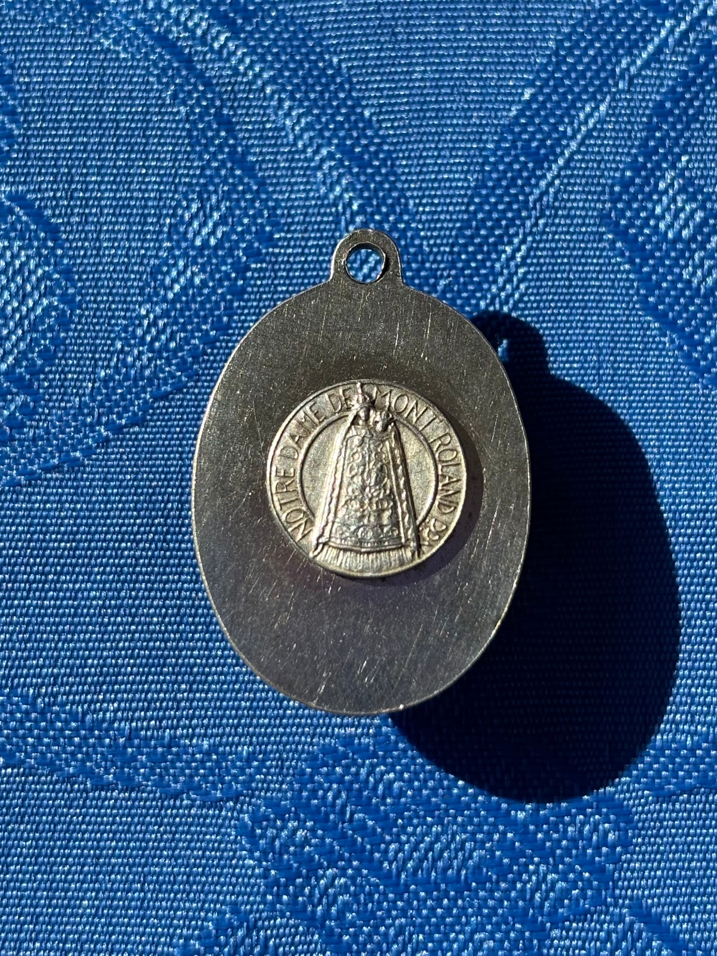Pendentif ambre religieux Notre-Dame de Mont Roland