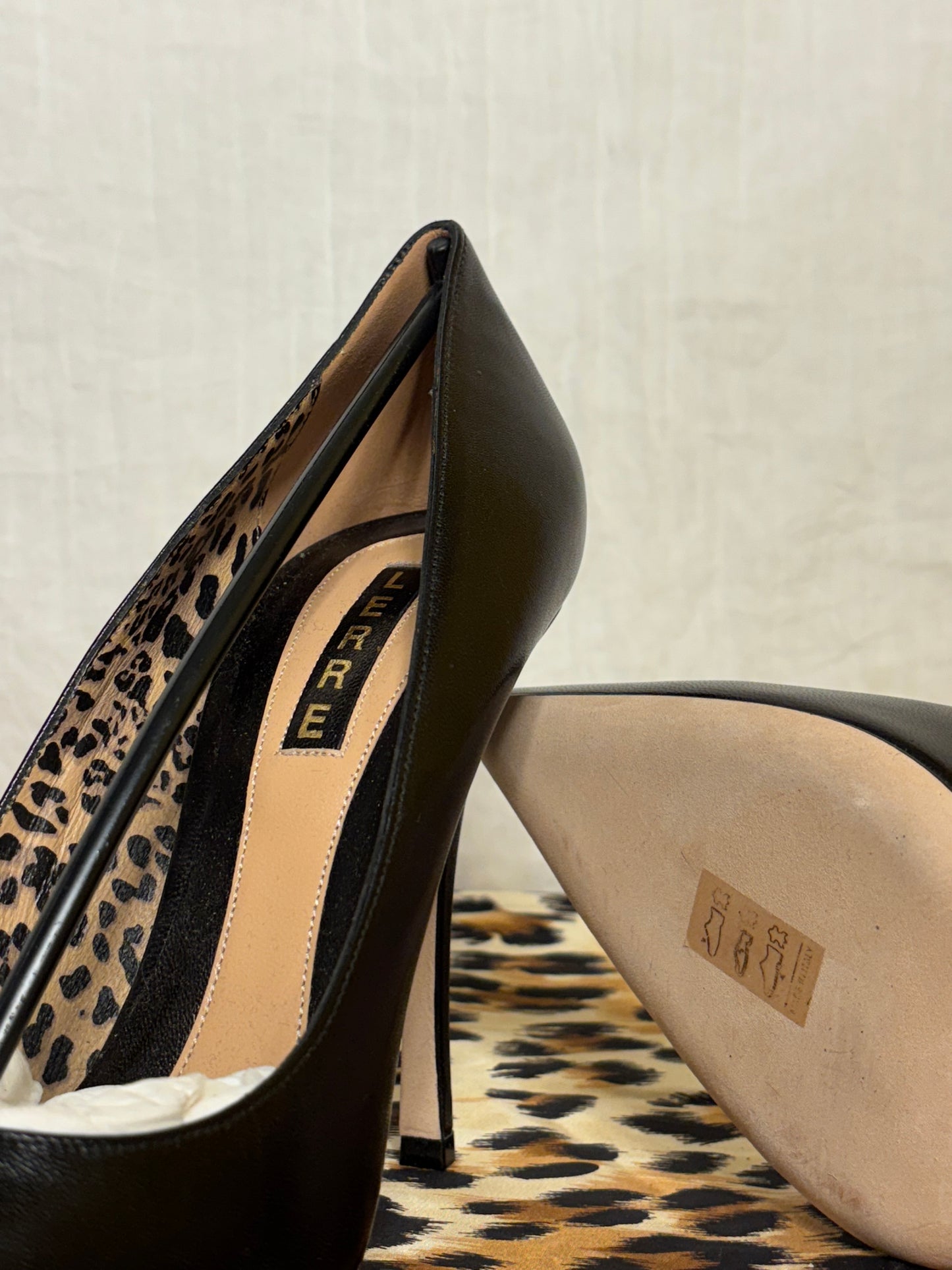Escarpins Lerre noirs en cuir véritable à talons haut T.39
