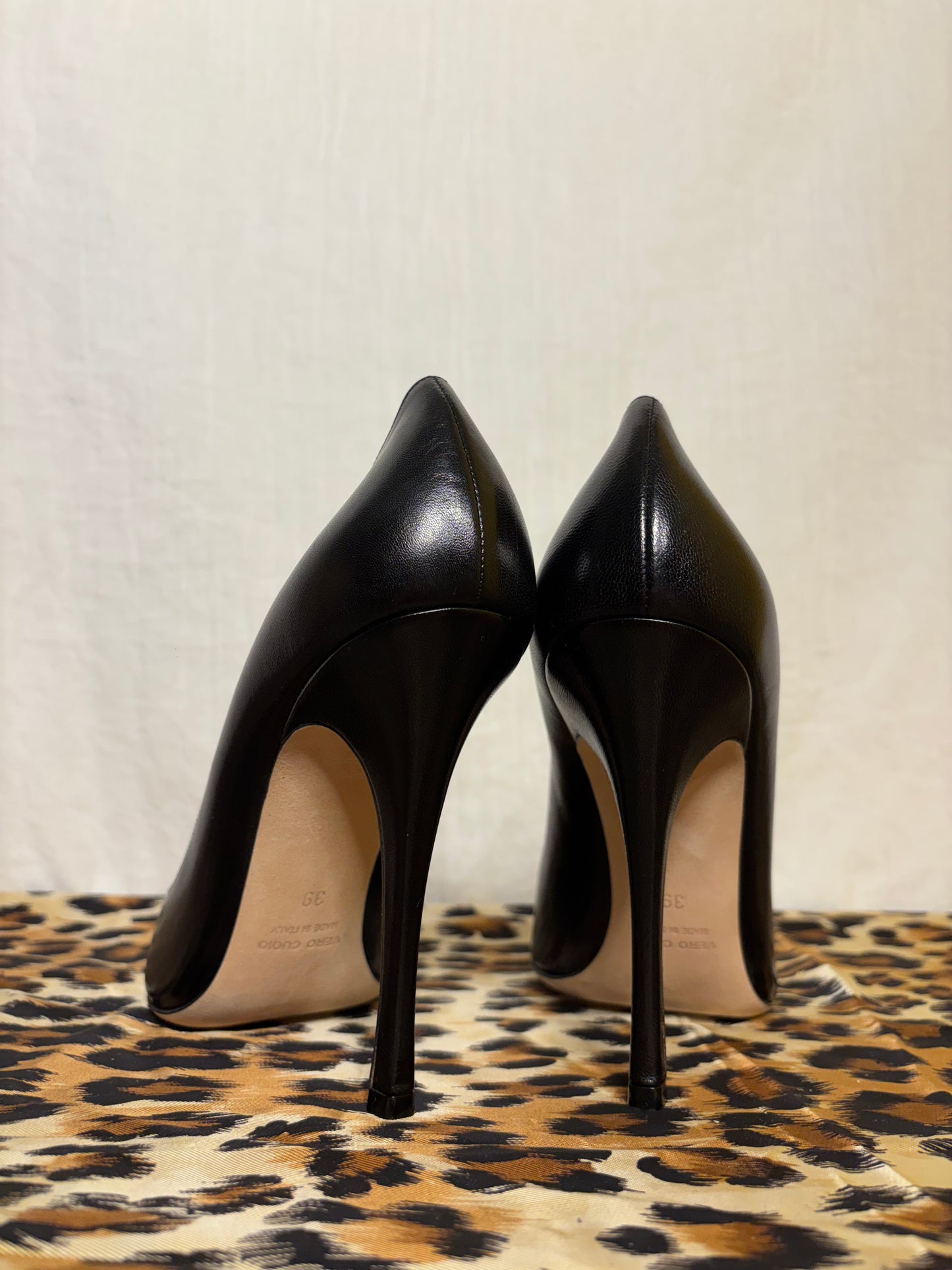 Escarpins Lerre noirs en cuir véritable à talons haut T.39