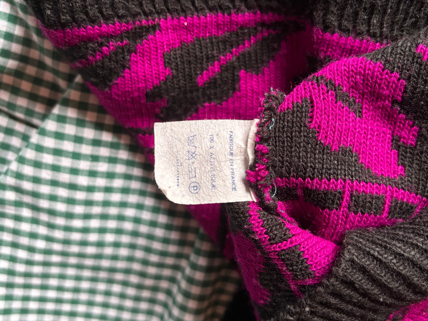 Pull d'hiver à motif violet et noir T.L