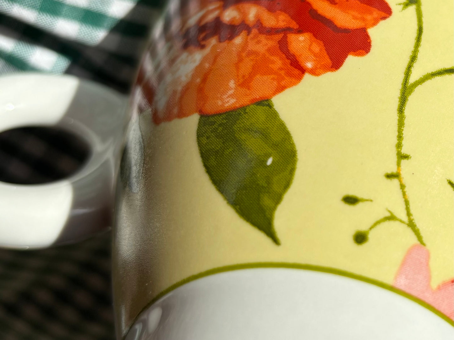 Lot de 4 tasses Luminarc en porcelaine à motif fleuri