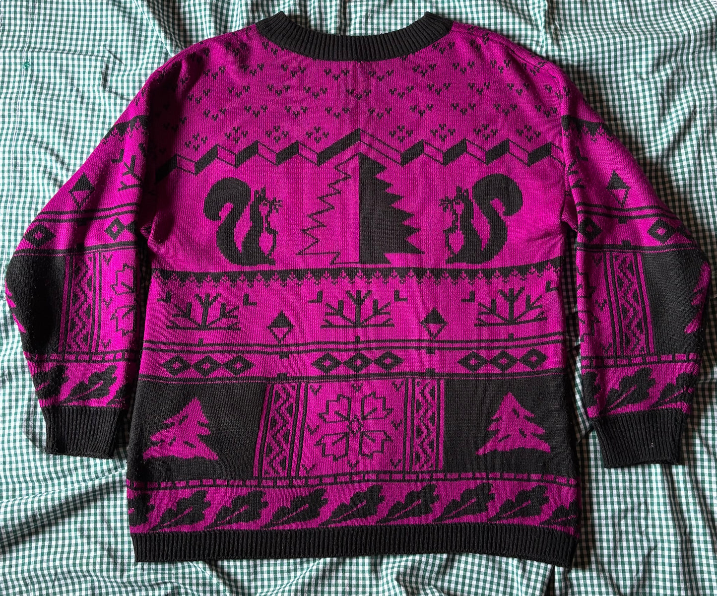 Pull d'hiver à motif violet et noir T.L