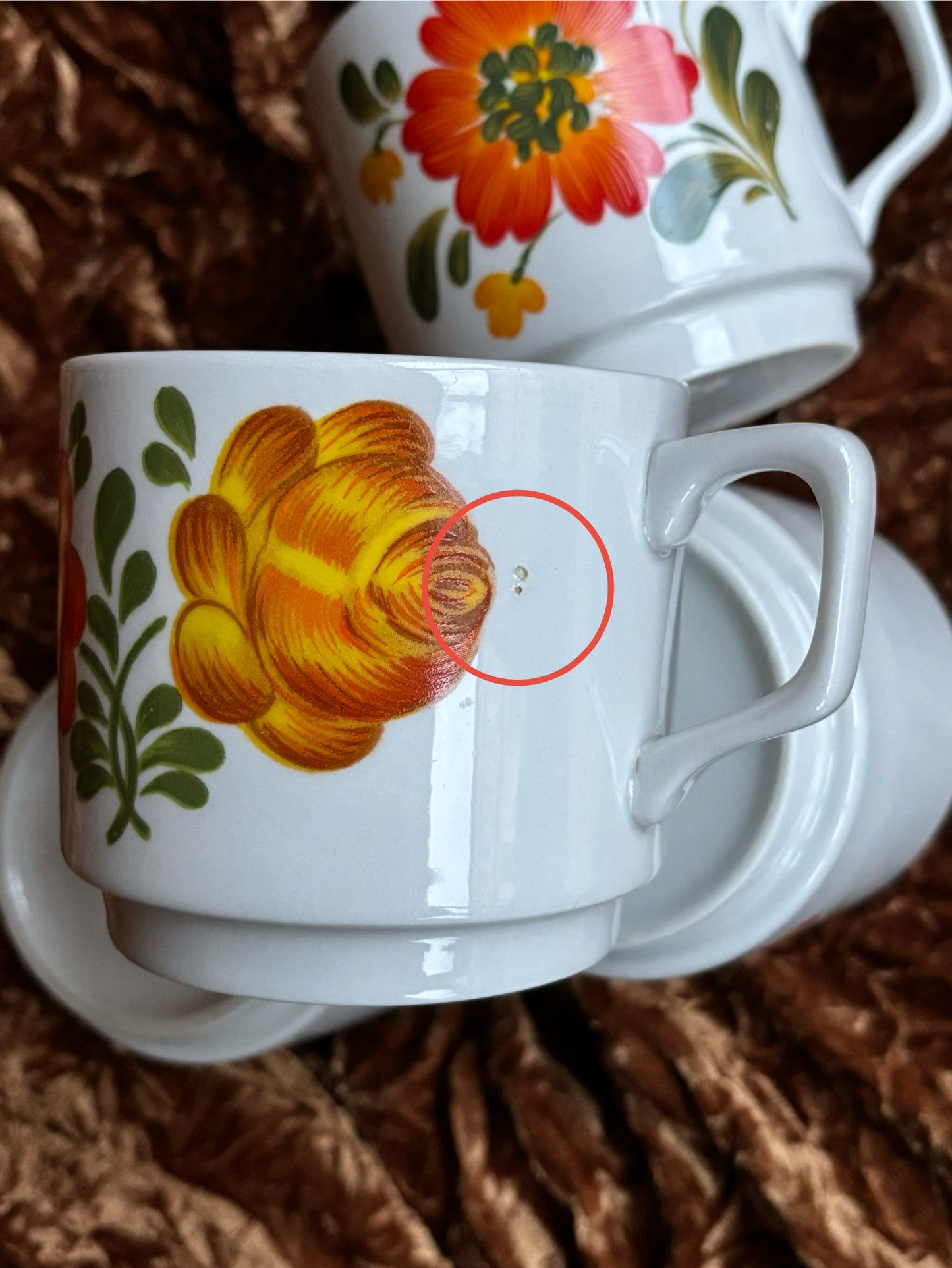 Lot de quatre tasses vintage Tognana à motif fleuri