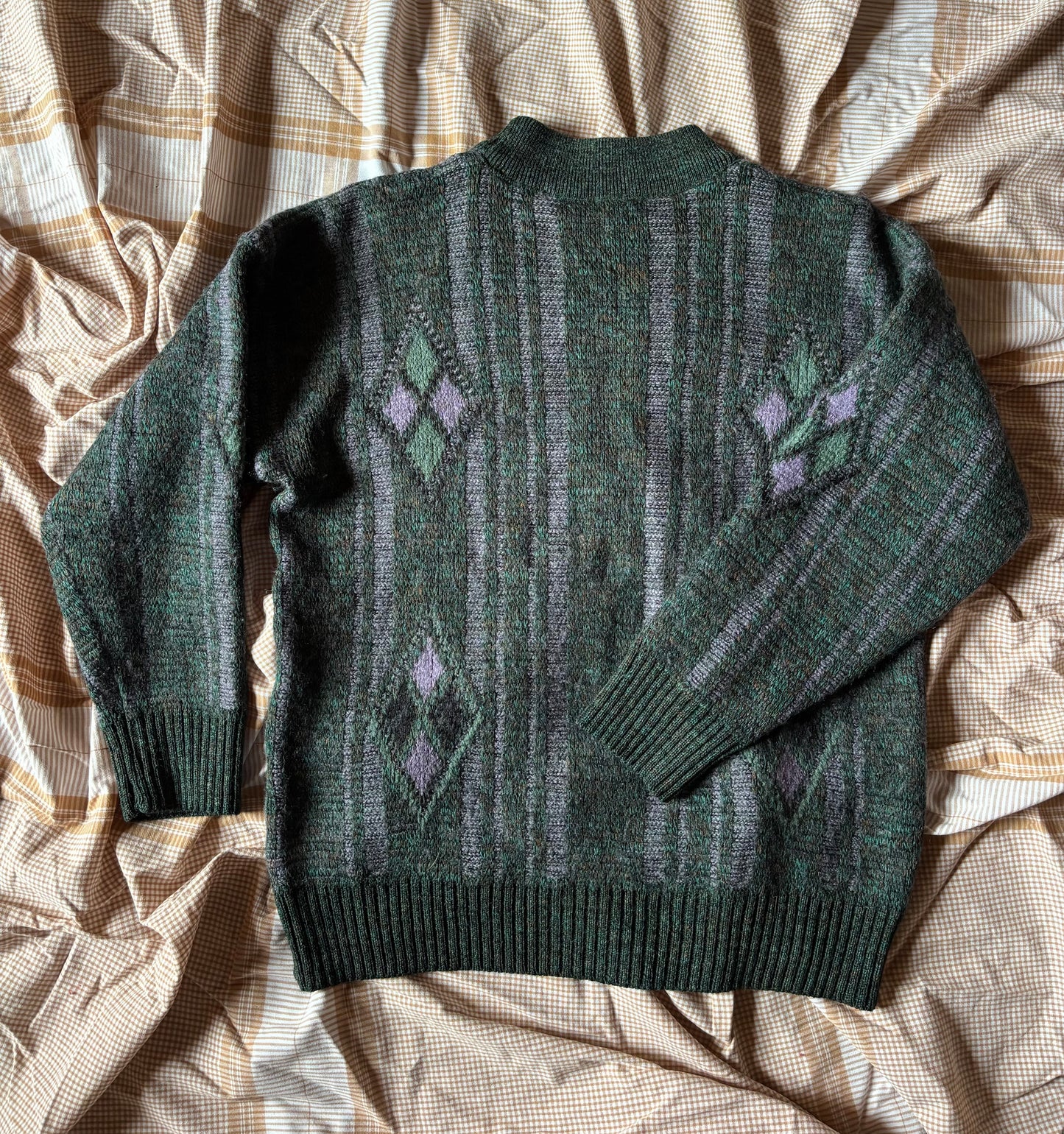 Pull d'hiver à motif vert et violet T.S