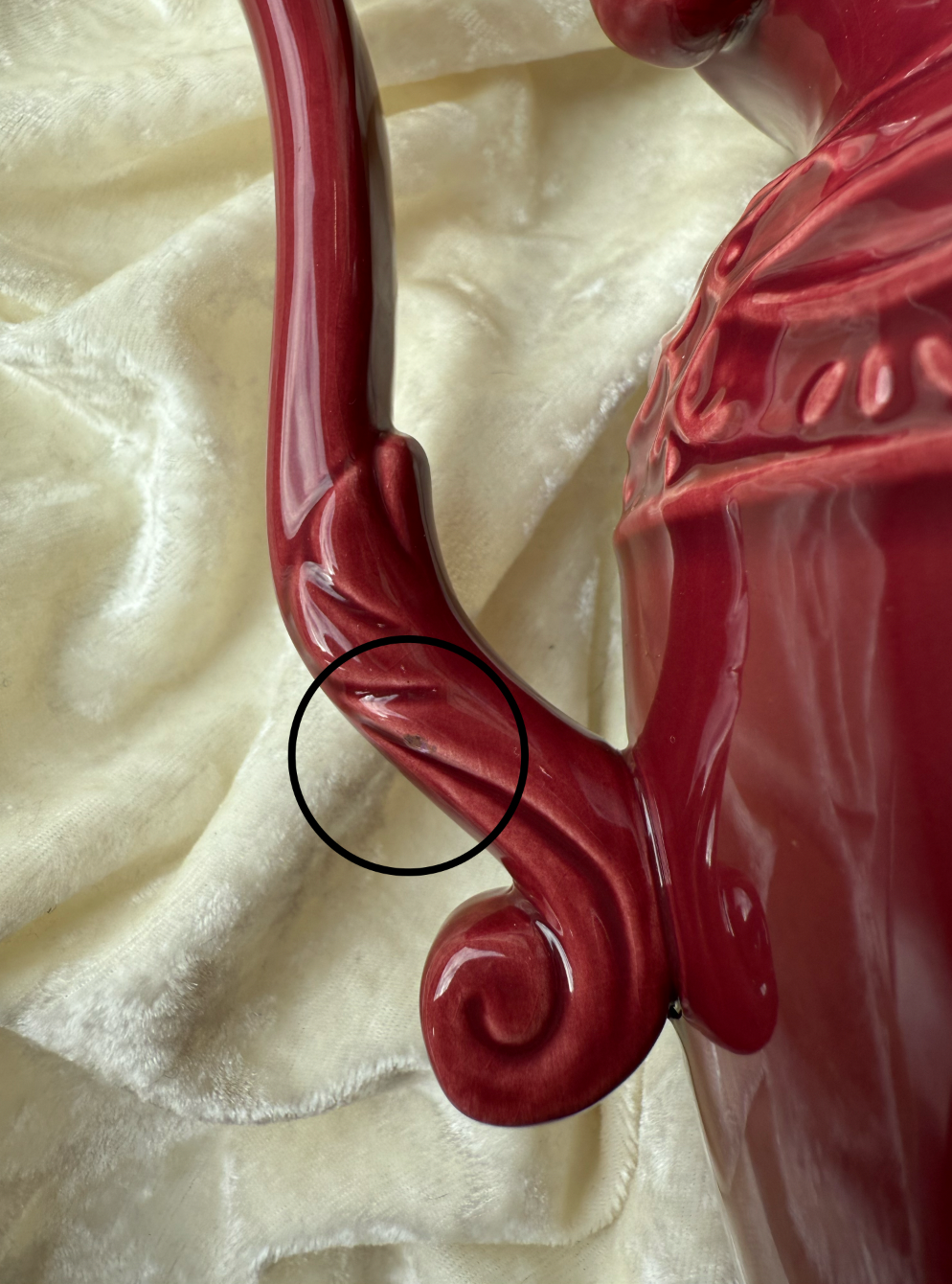 Pichet / vase bordeaux en céramique