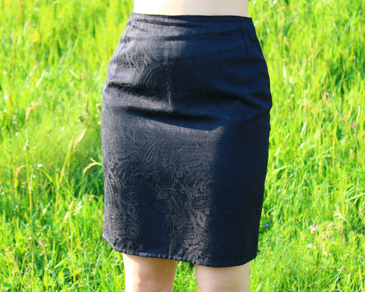 Jupe droite noire vintage avec motifs T.32-34