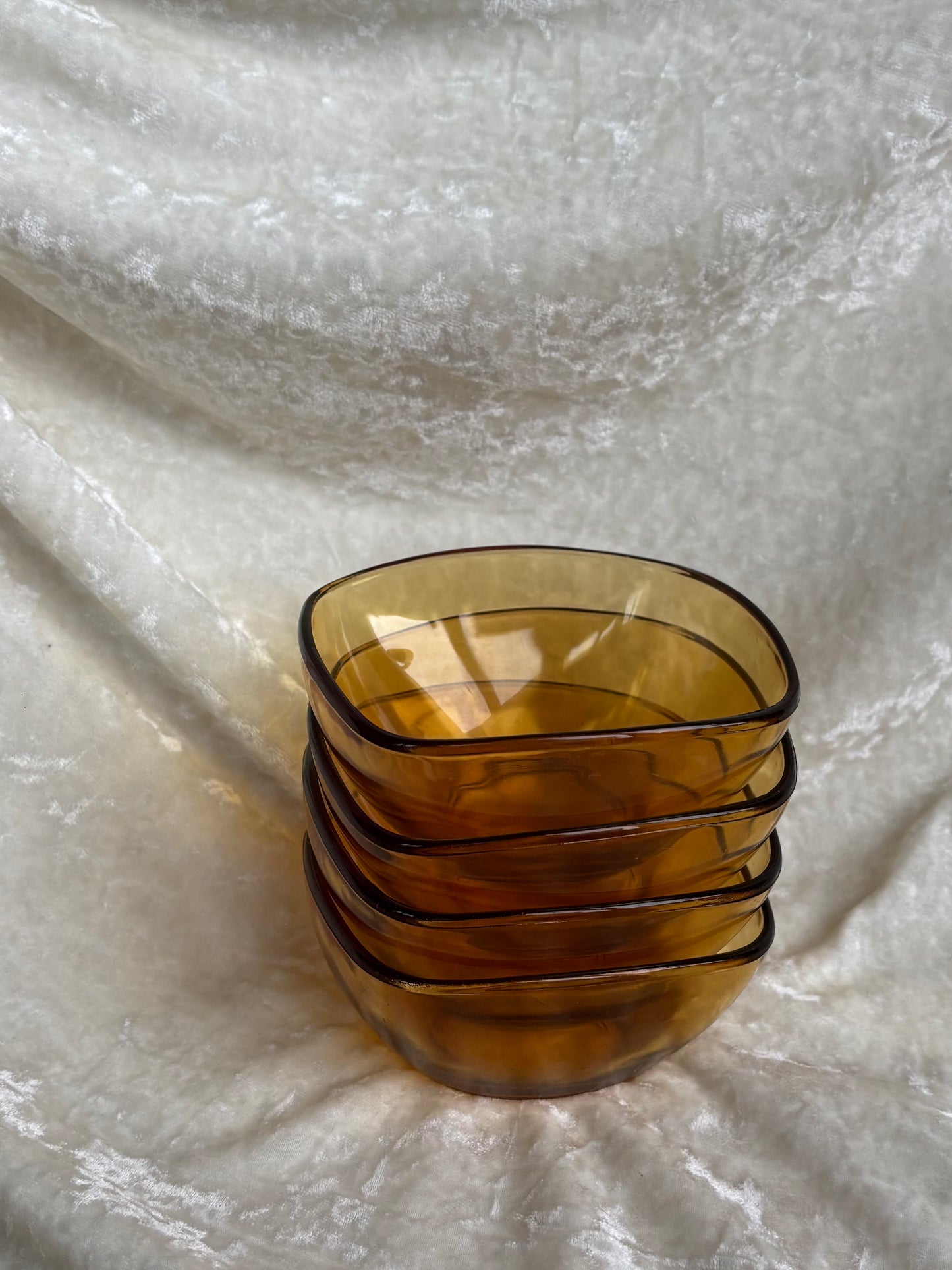 Quatre coupelles en verre ambré Vereco vintage