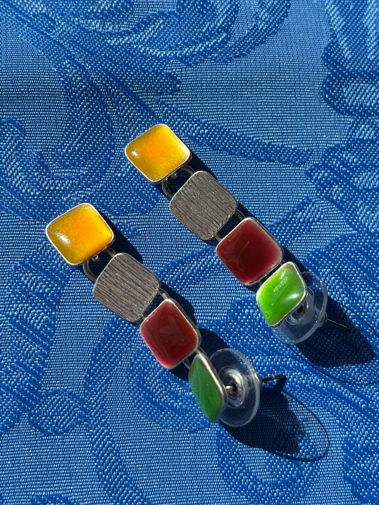 Boucles d'oreilles pendantes Ikita carrés colorés