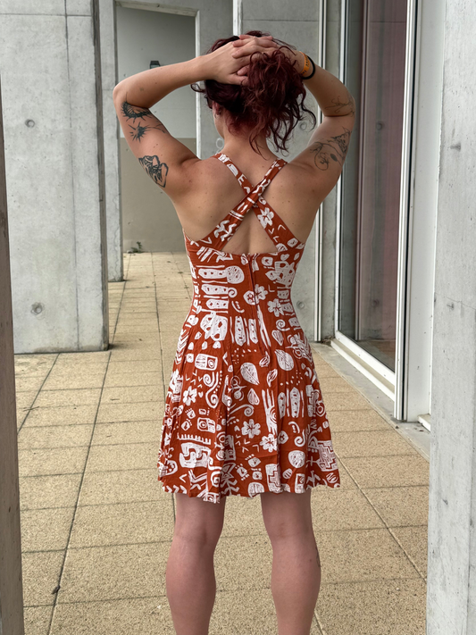 Robe légère à motifs avec bretelles croisées dans le dos fabriquée en France T.S