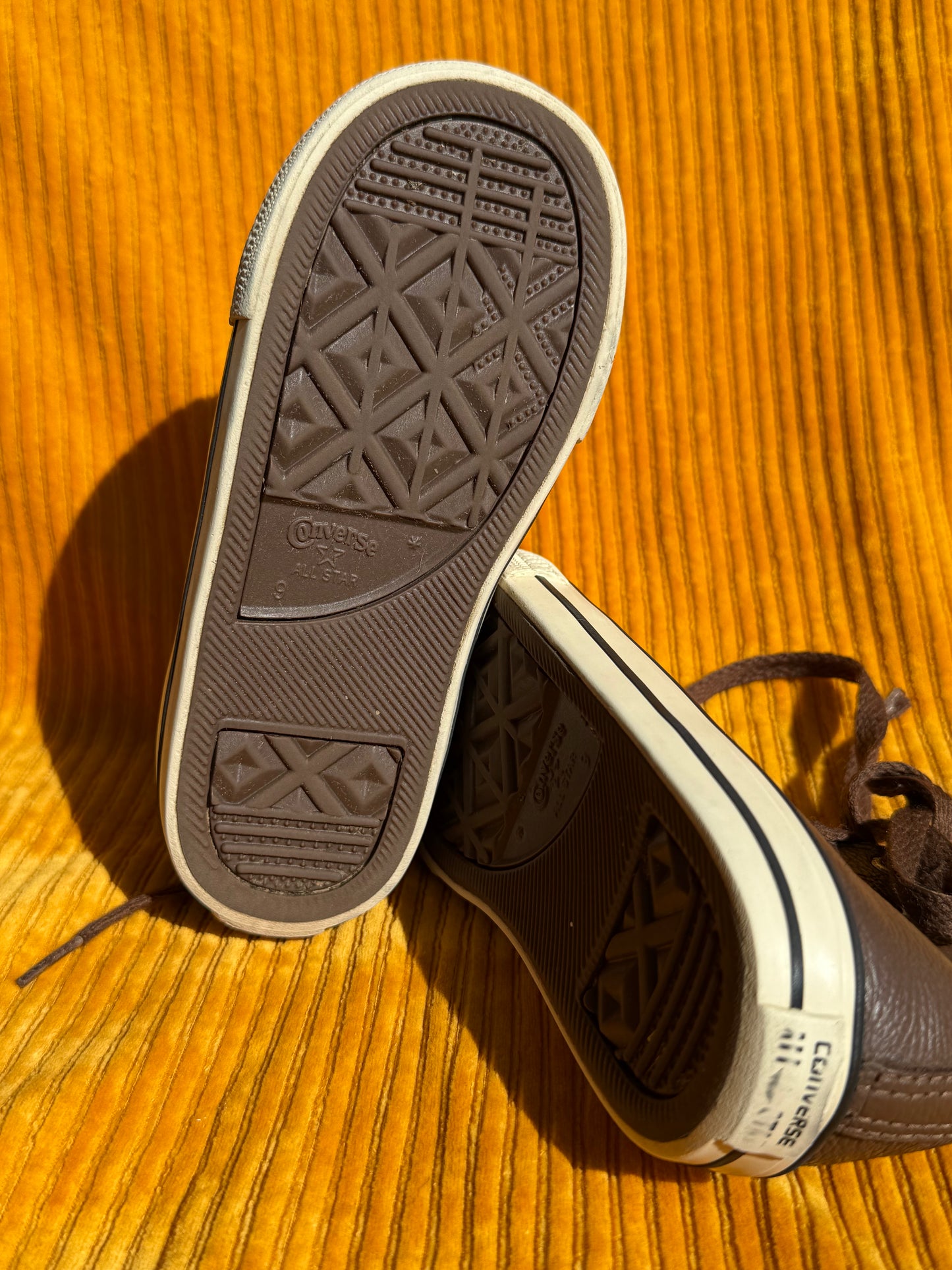Converses Chuck Taylor All Star enfant en cuir marron T.25