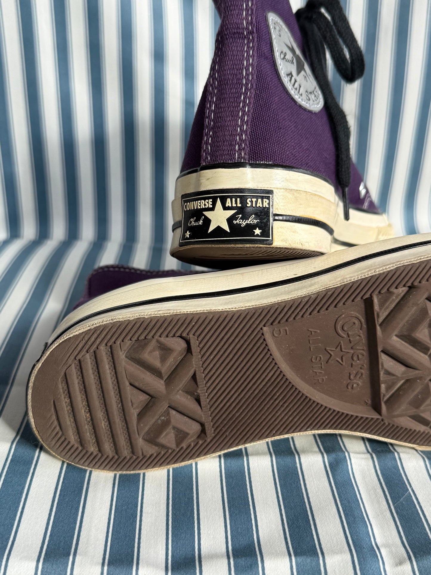 Converses Chuck Taylor All Star 70 en toile violette lacets noirs T.37.5