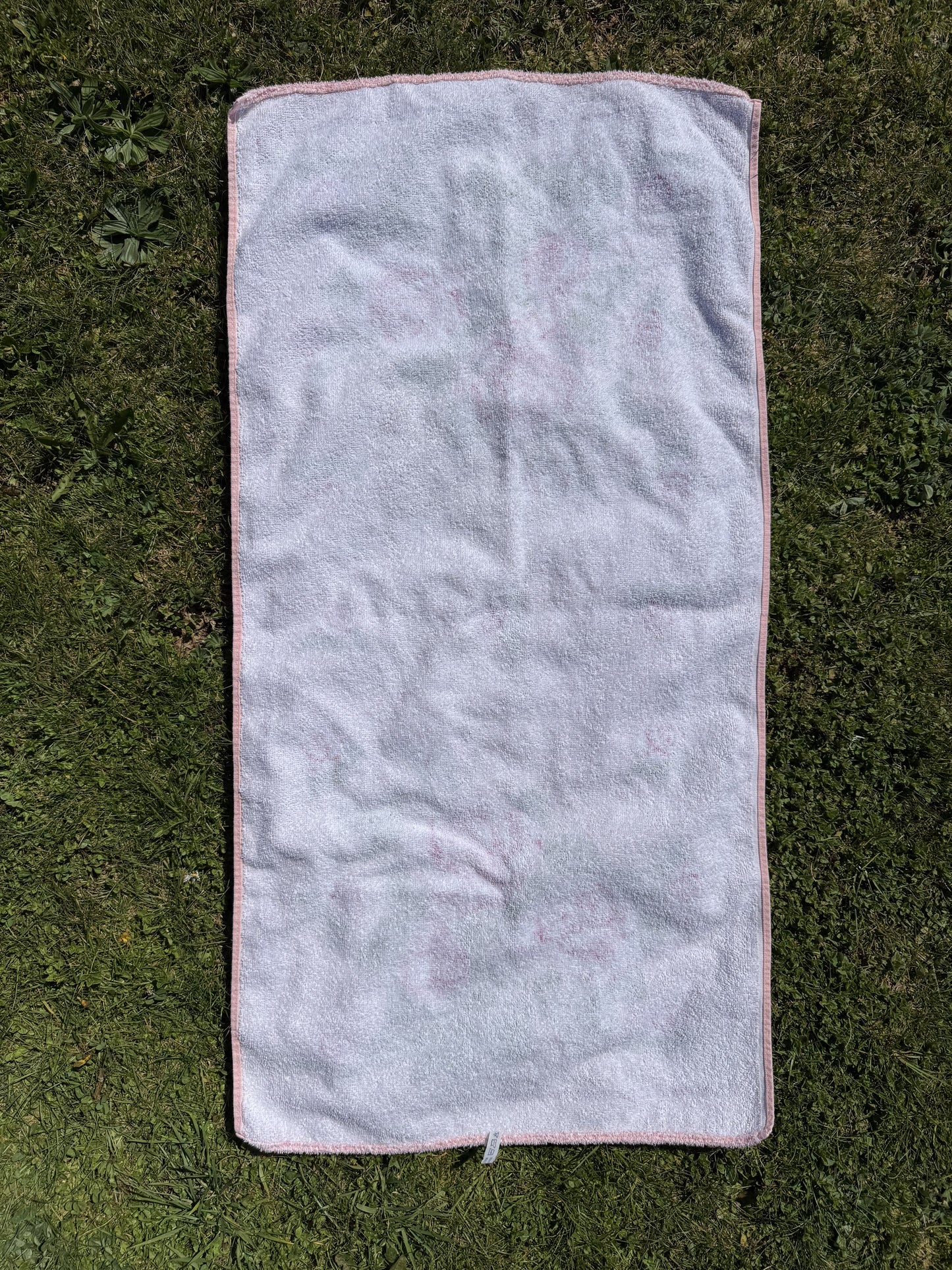 Serviette / linge éponge motif roses 90 X 45 cm