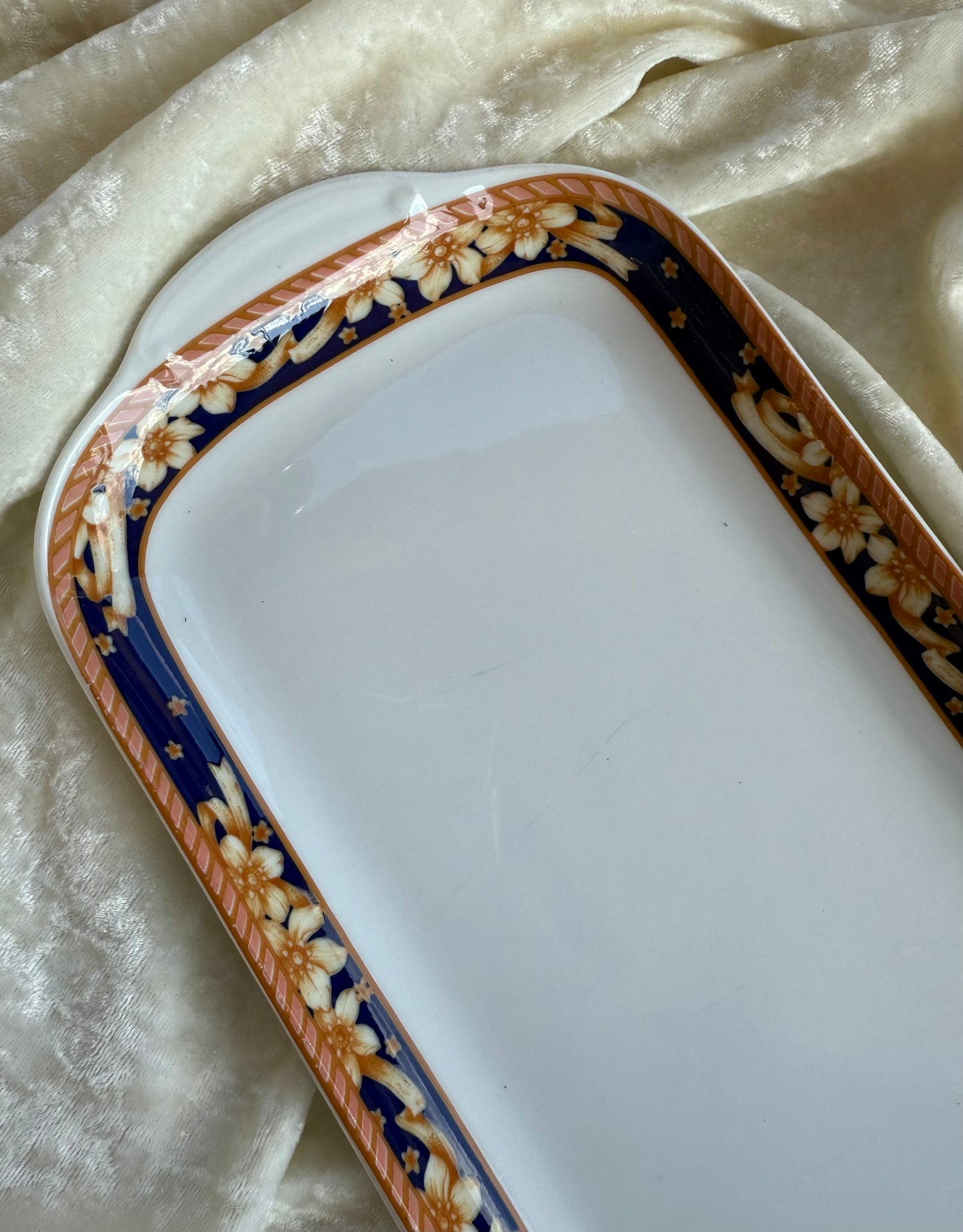 Plat à cake en porcelaine