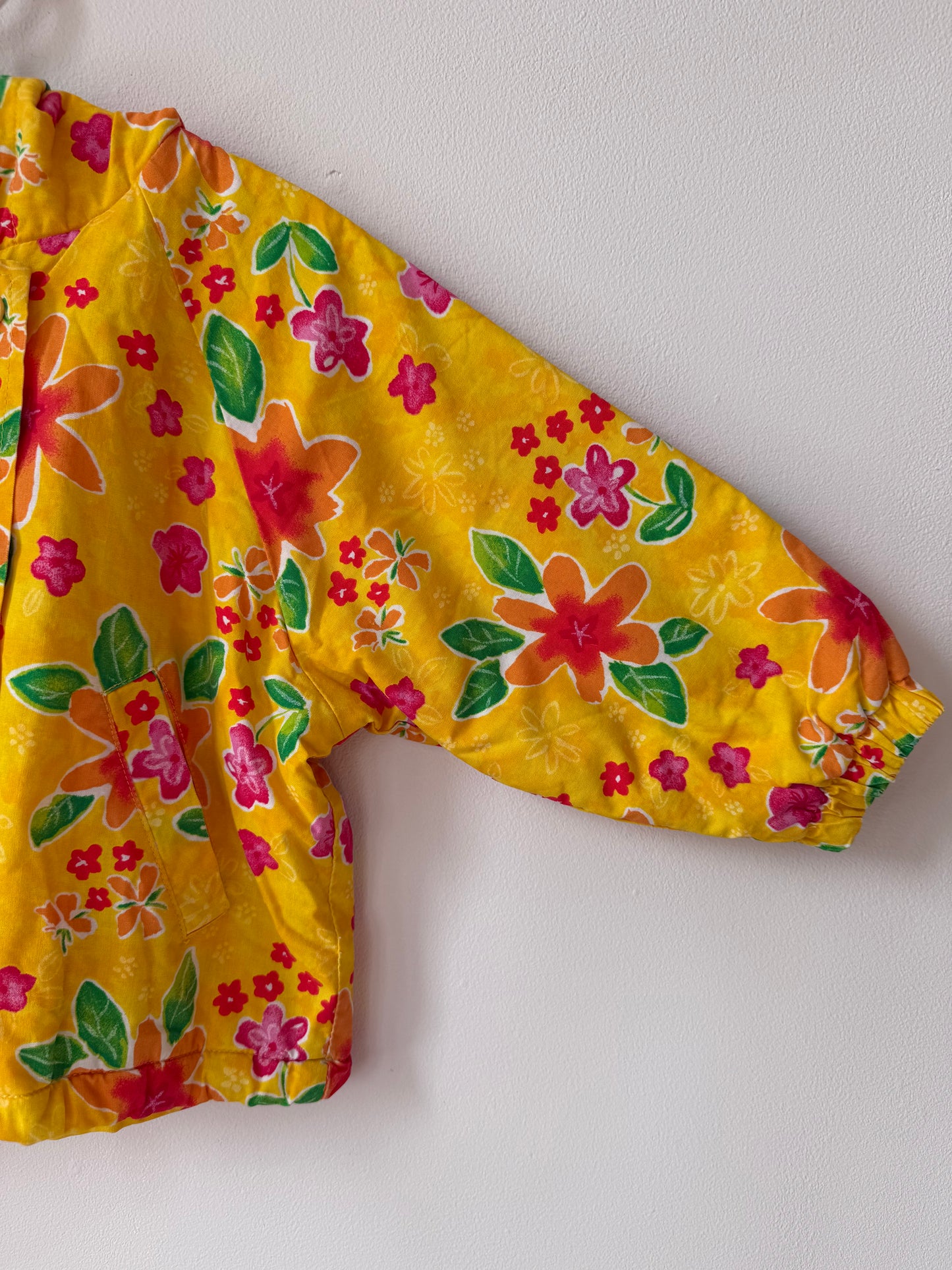 Veste fleurie Kiabi vintage intérieur tissu éponge T.18 mois