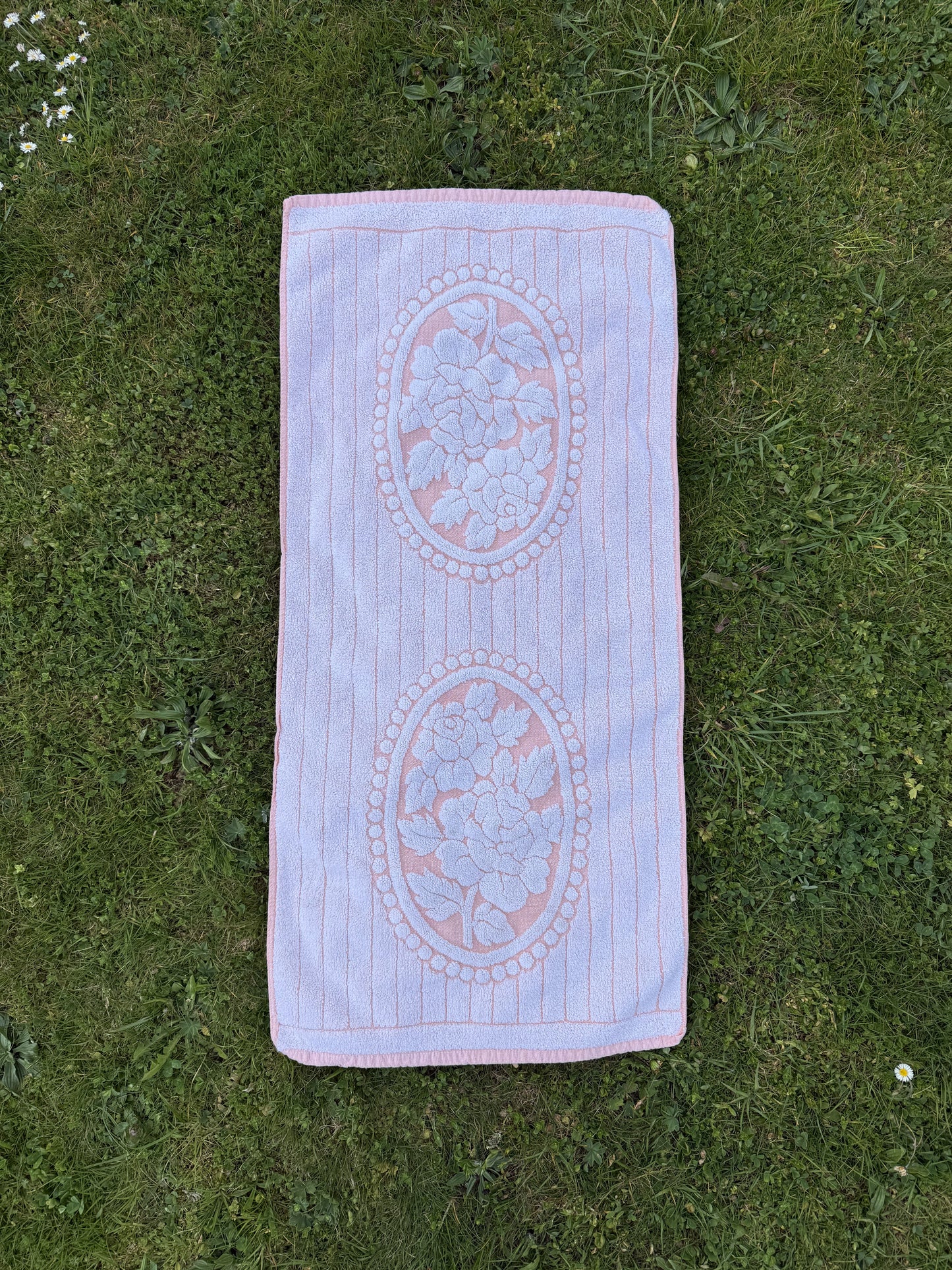 Serviette de bain fleurs roses & blanches Blasco & Galbis 96x45 cm