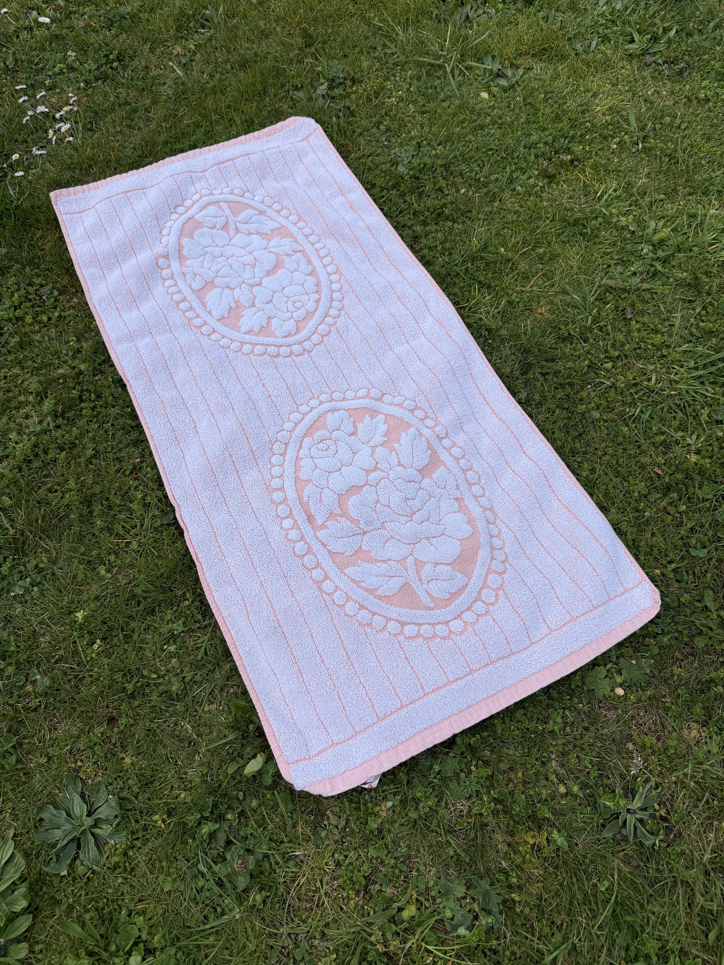 Serviette de bain fleurs roses & blanches Blasco & Galbis 96x45 cm