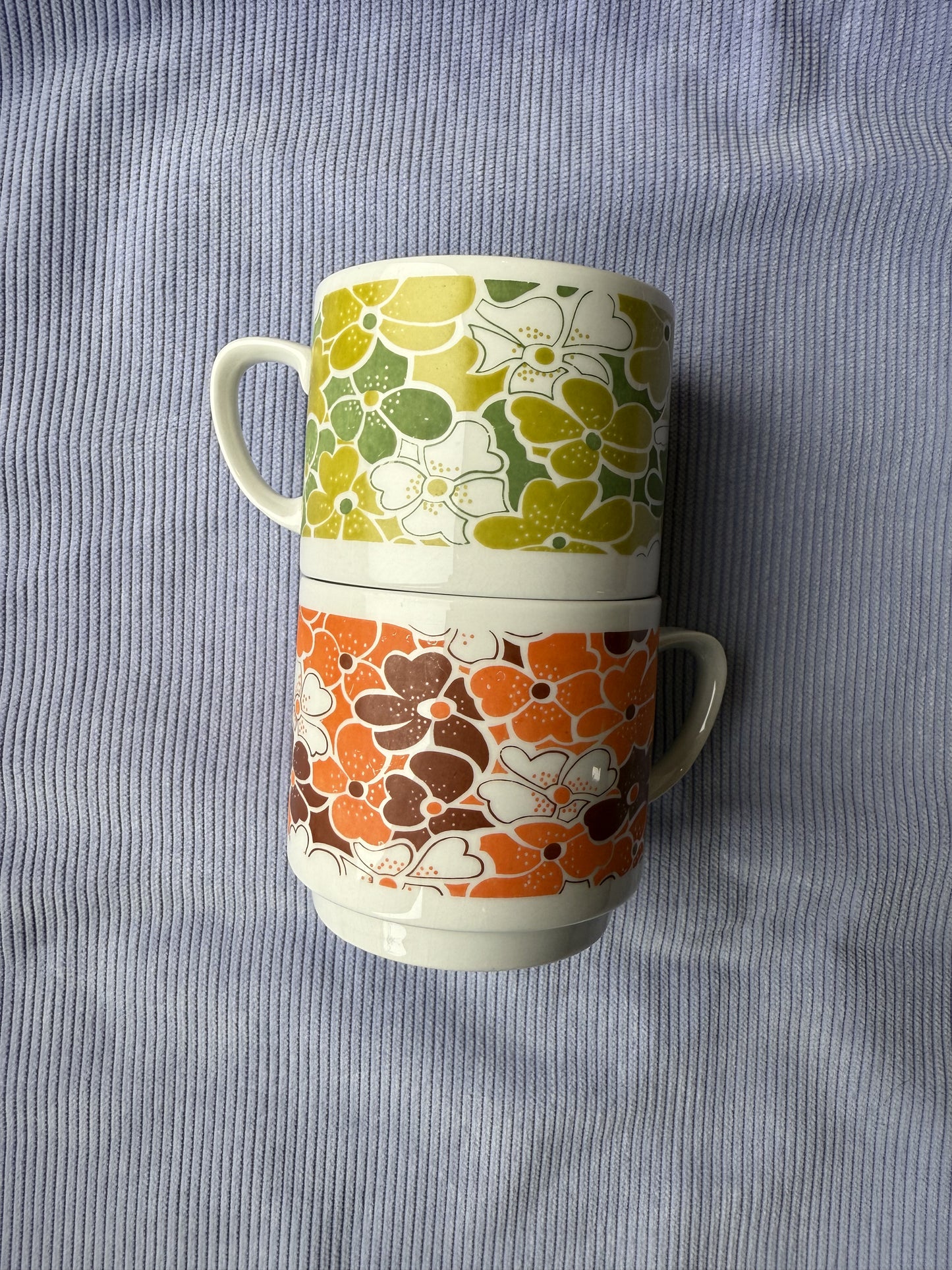 Deux tasses / mugs fleurs vintage Monopoli 70s