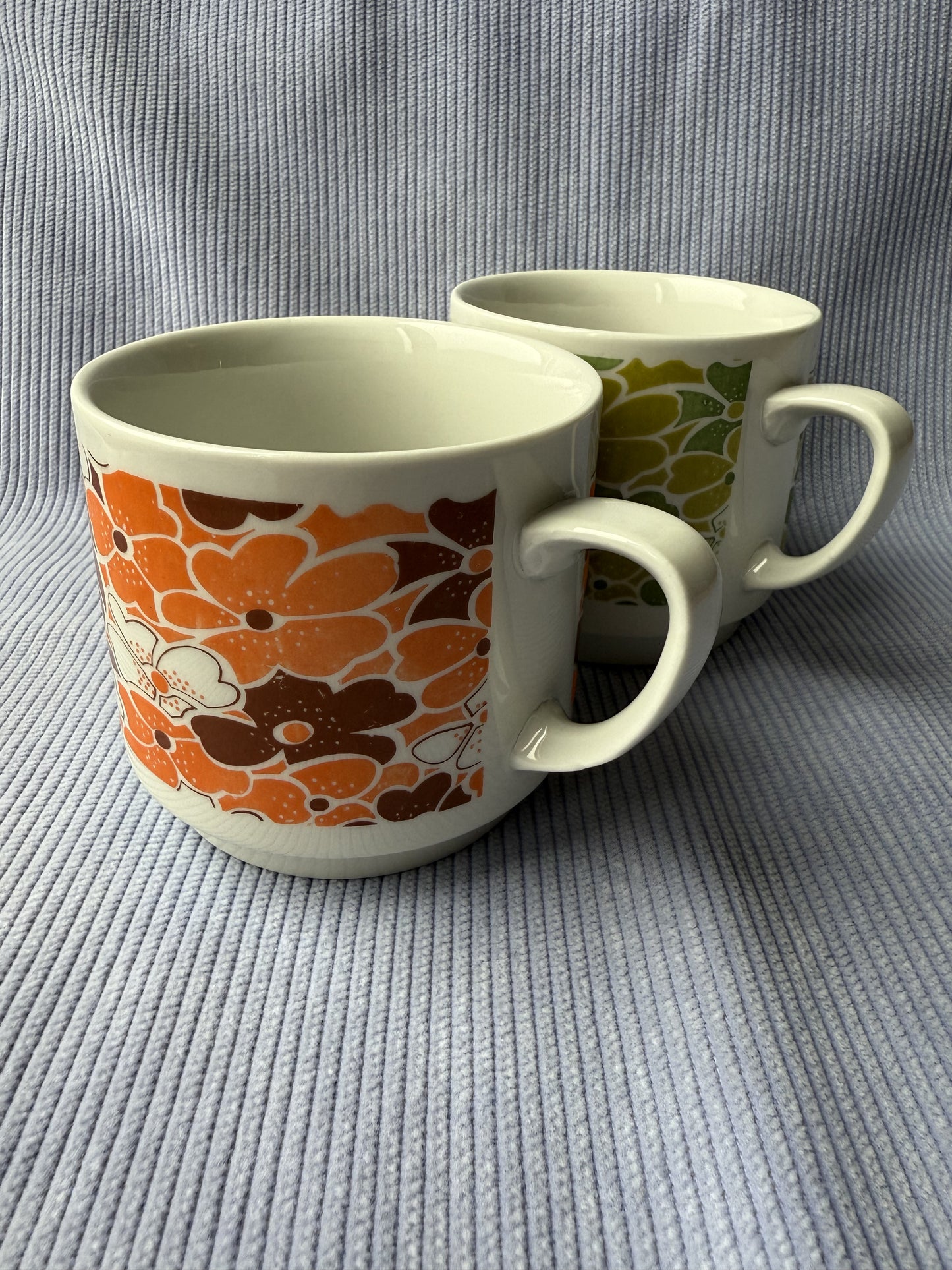 Deux tasses / mugs fleurs vintage Monopoli 70s
