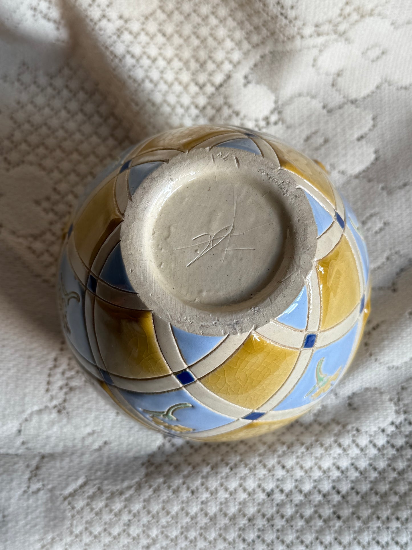 Cache-pot en céramique motif losanges & fleurs bleu, jaune, crème