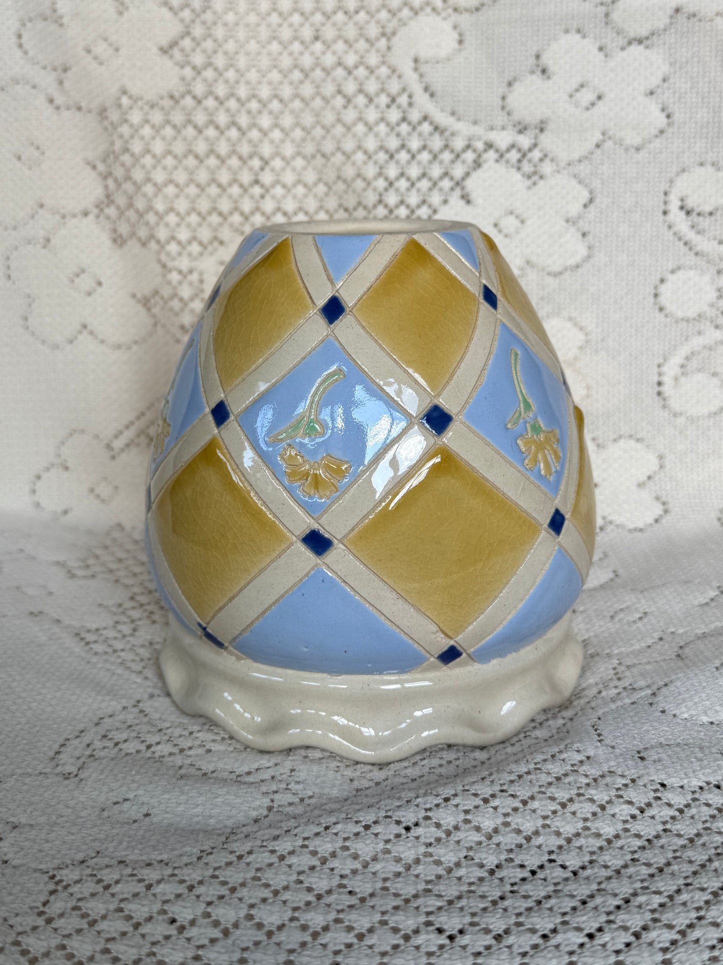 Cache-pot en céramique motif losanges & fleurs bleu, jaune, crème