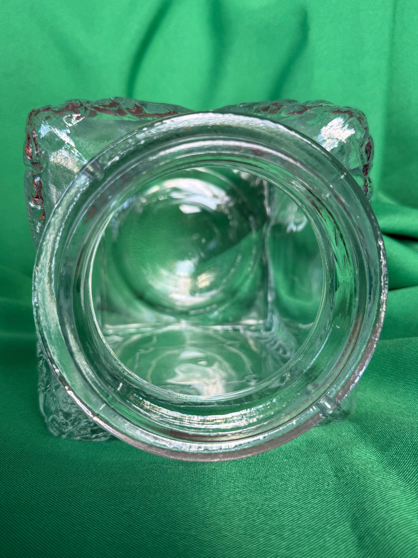 Grand bocal ancien en verre transparent orné de fleurs