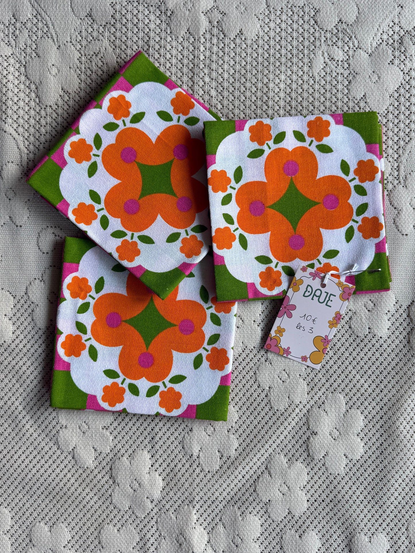 Lot de trois serviettes en tissu fleurs & carreaux roses et verts