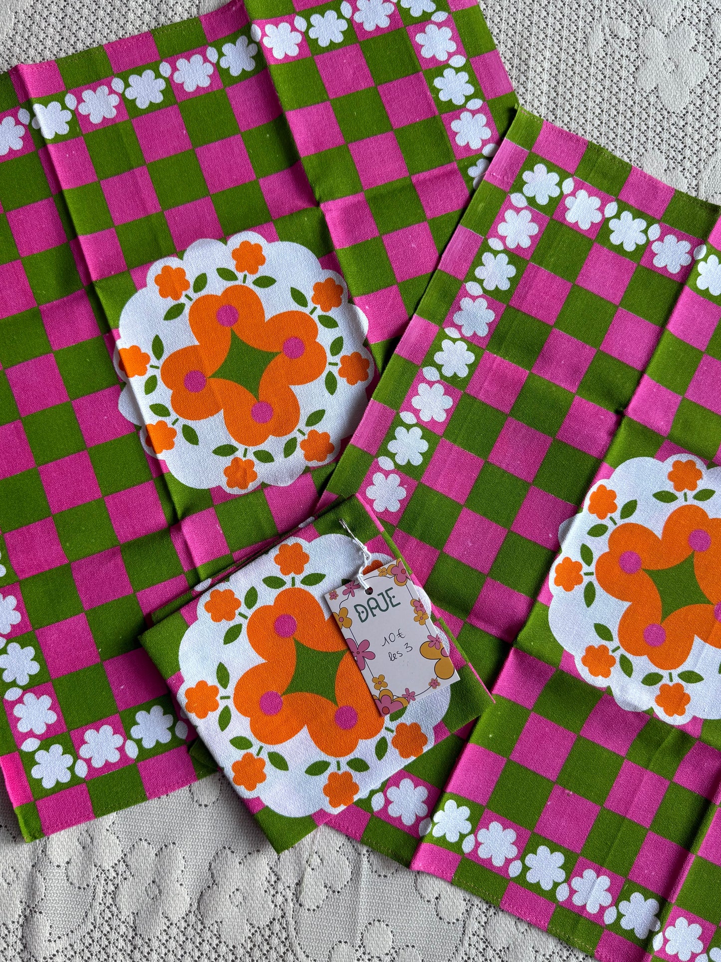 Lot de trois serviettes en tissu fleurs & carreaux roses et verts