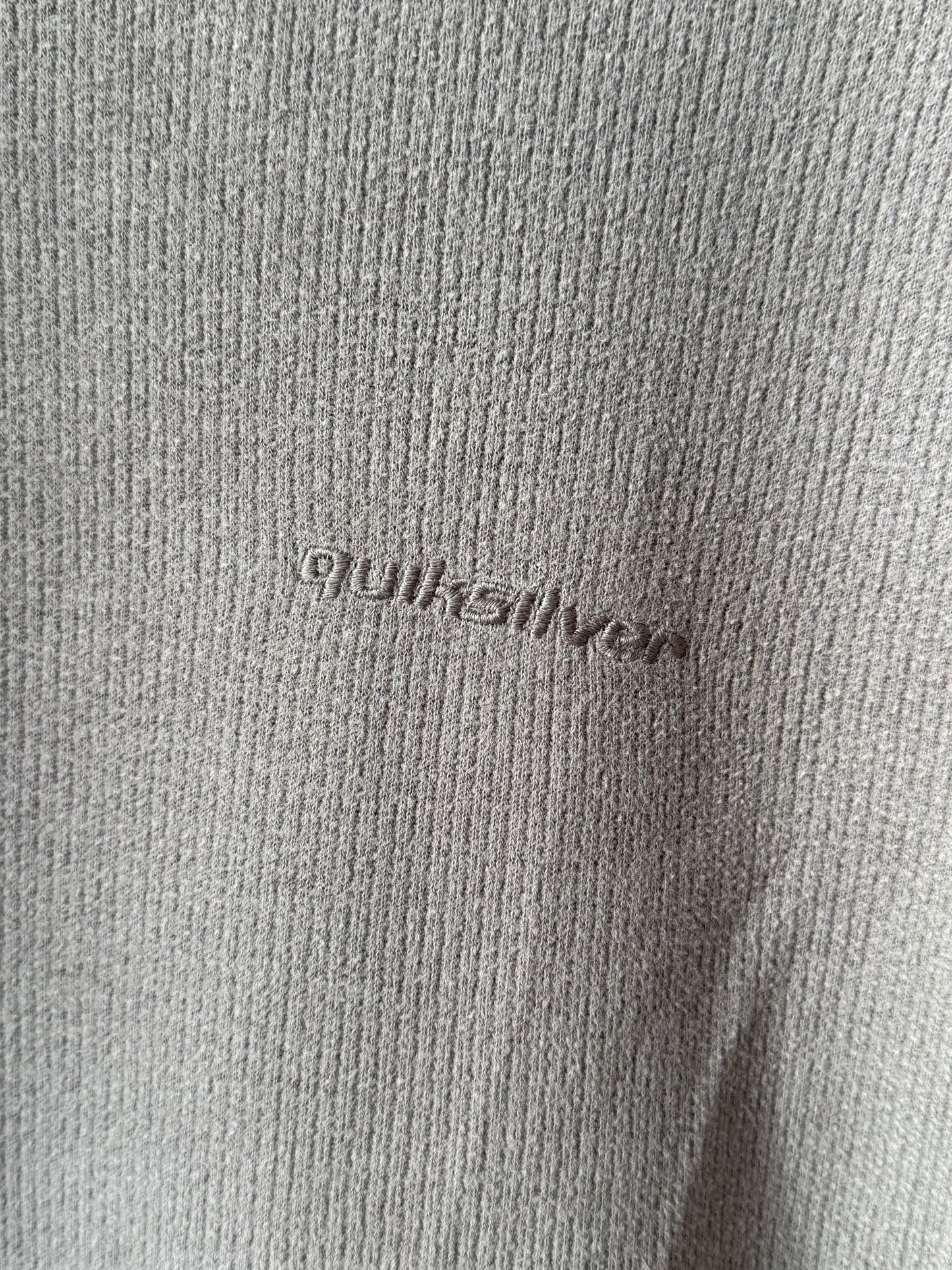 Pull gris Quiksilver avec logo dans le dos T.M