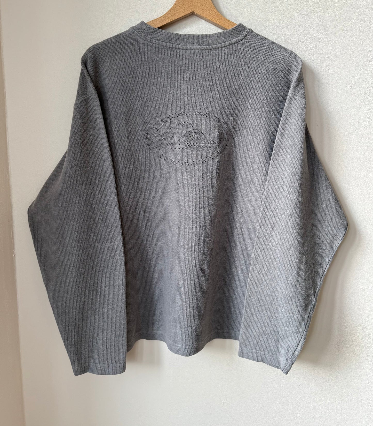 Pull gris Quiksilver avec logo dans le dos T.M