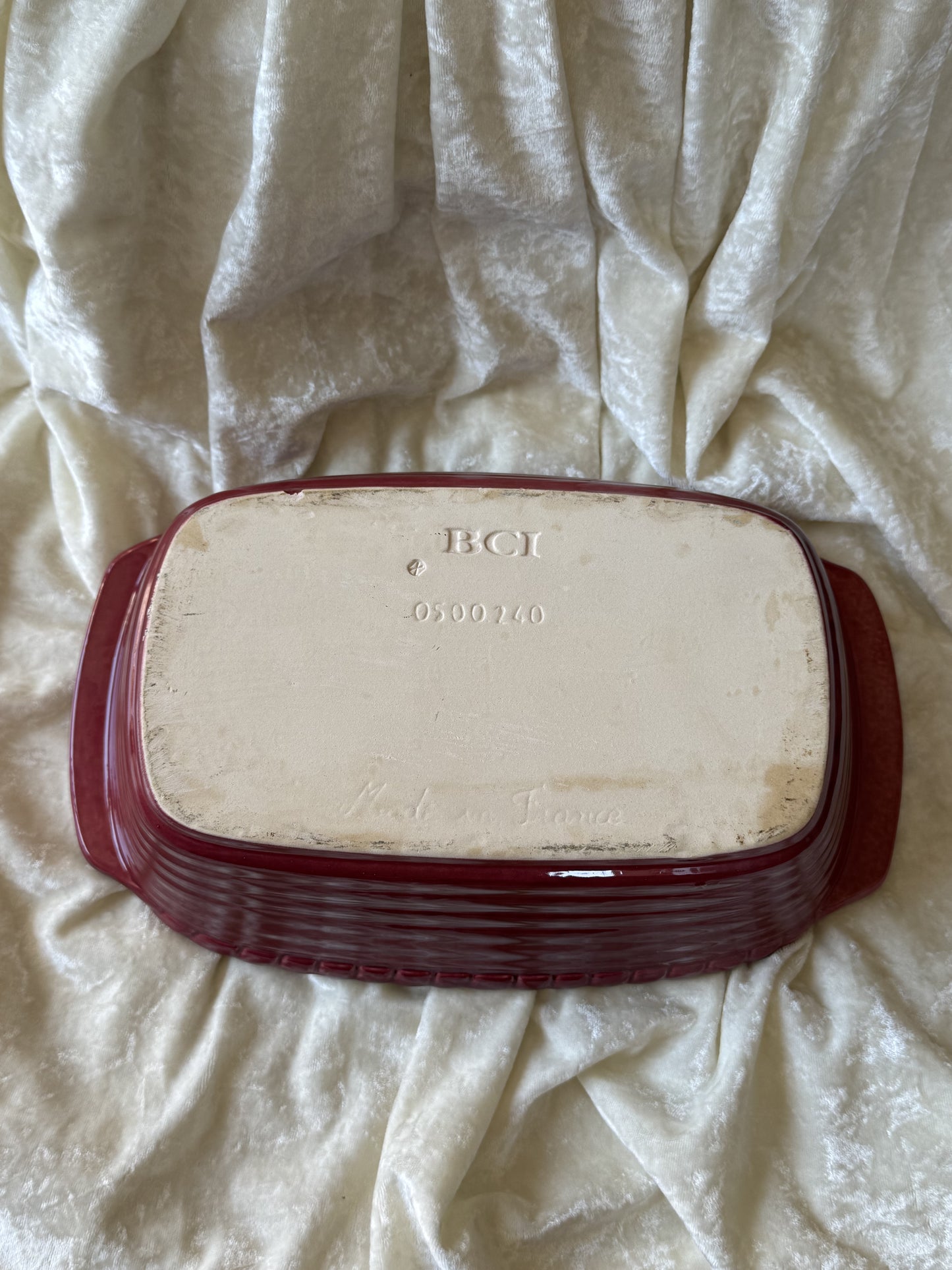 Plat à four en céramique torsadé sur les côtés BCI France