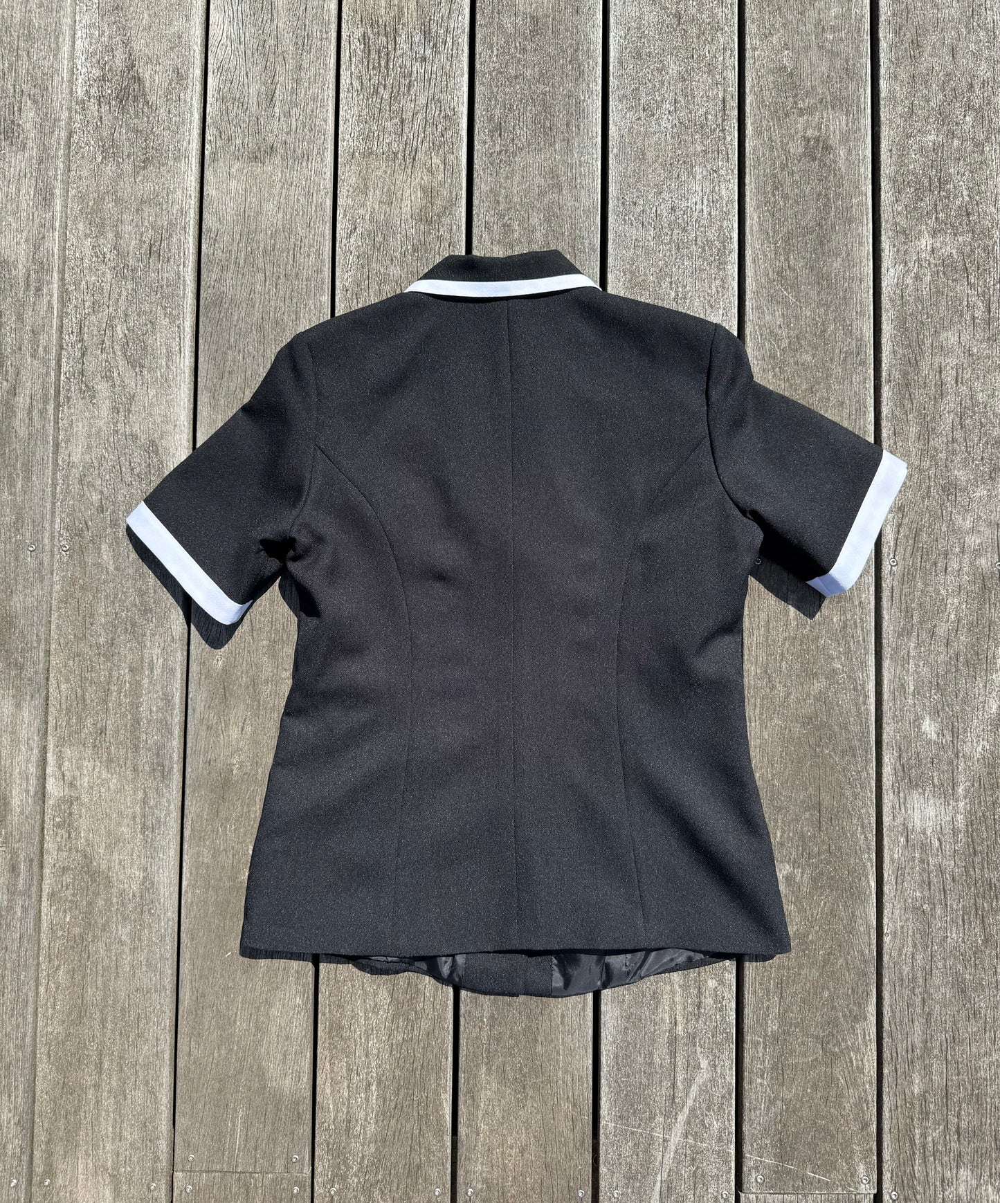 Chemise noire & blanche cintrée à manches courtes T.44