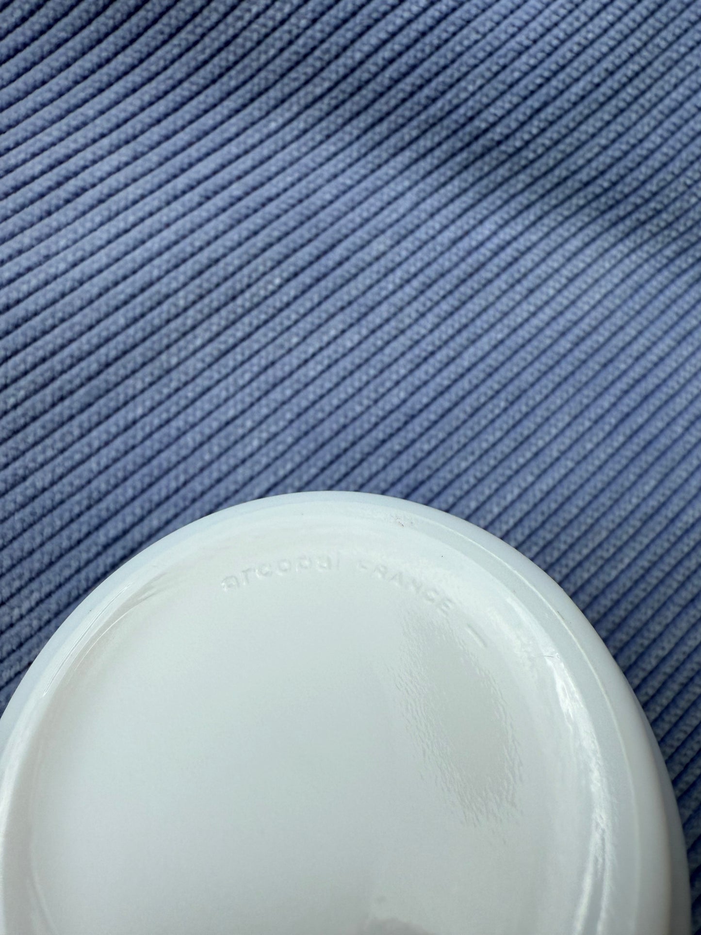 Quatre petites tasses à café Arcopal Lotus