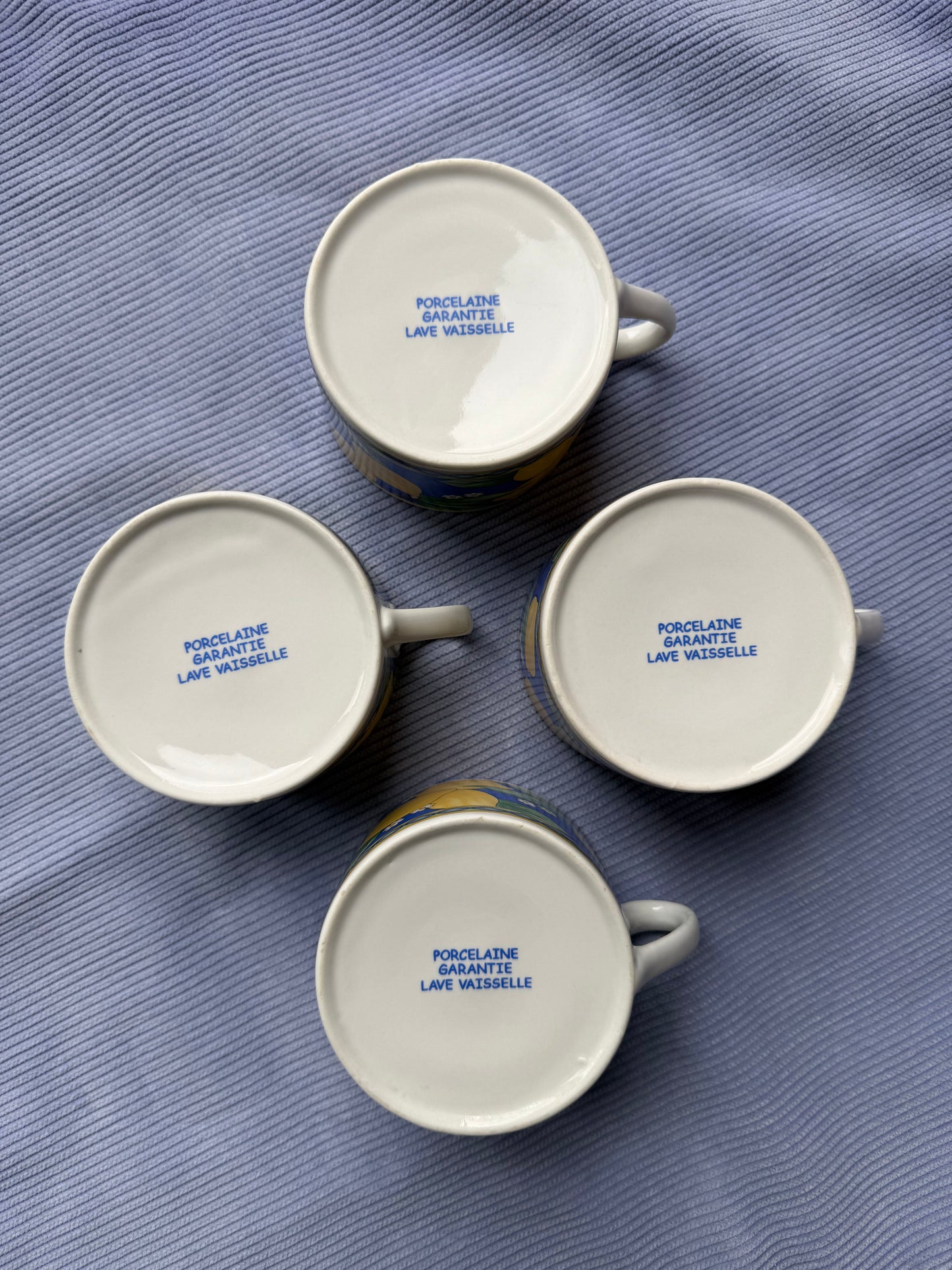 Quatre tasses vintage avec citrons en porcelaine