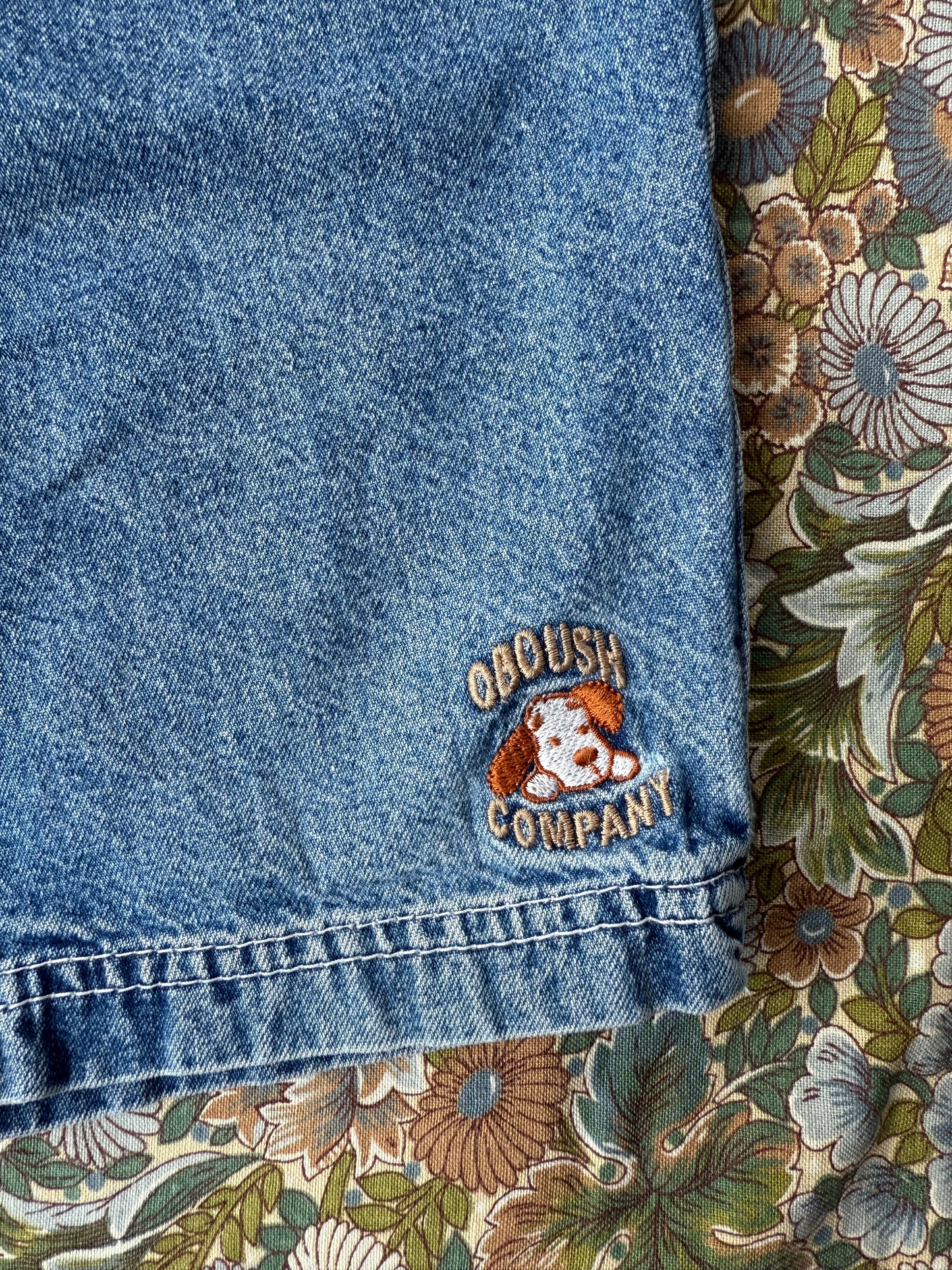 Short en jeans avec broderie Oboush T.4 ans