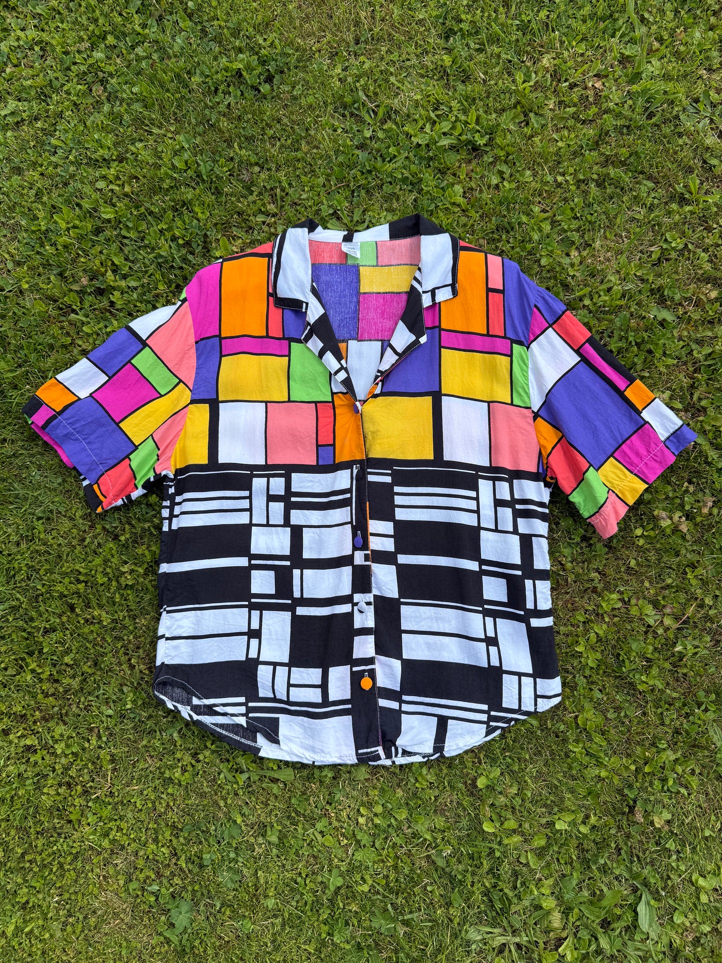 Chemise à manches courtes motifs géométriques colorés T.M-L-XL