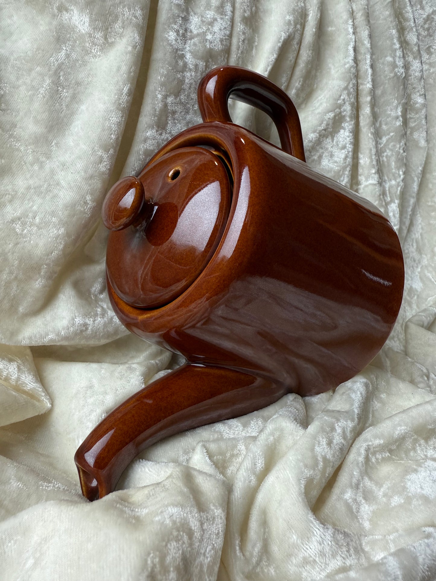 Théière vintage marron en céramique