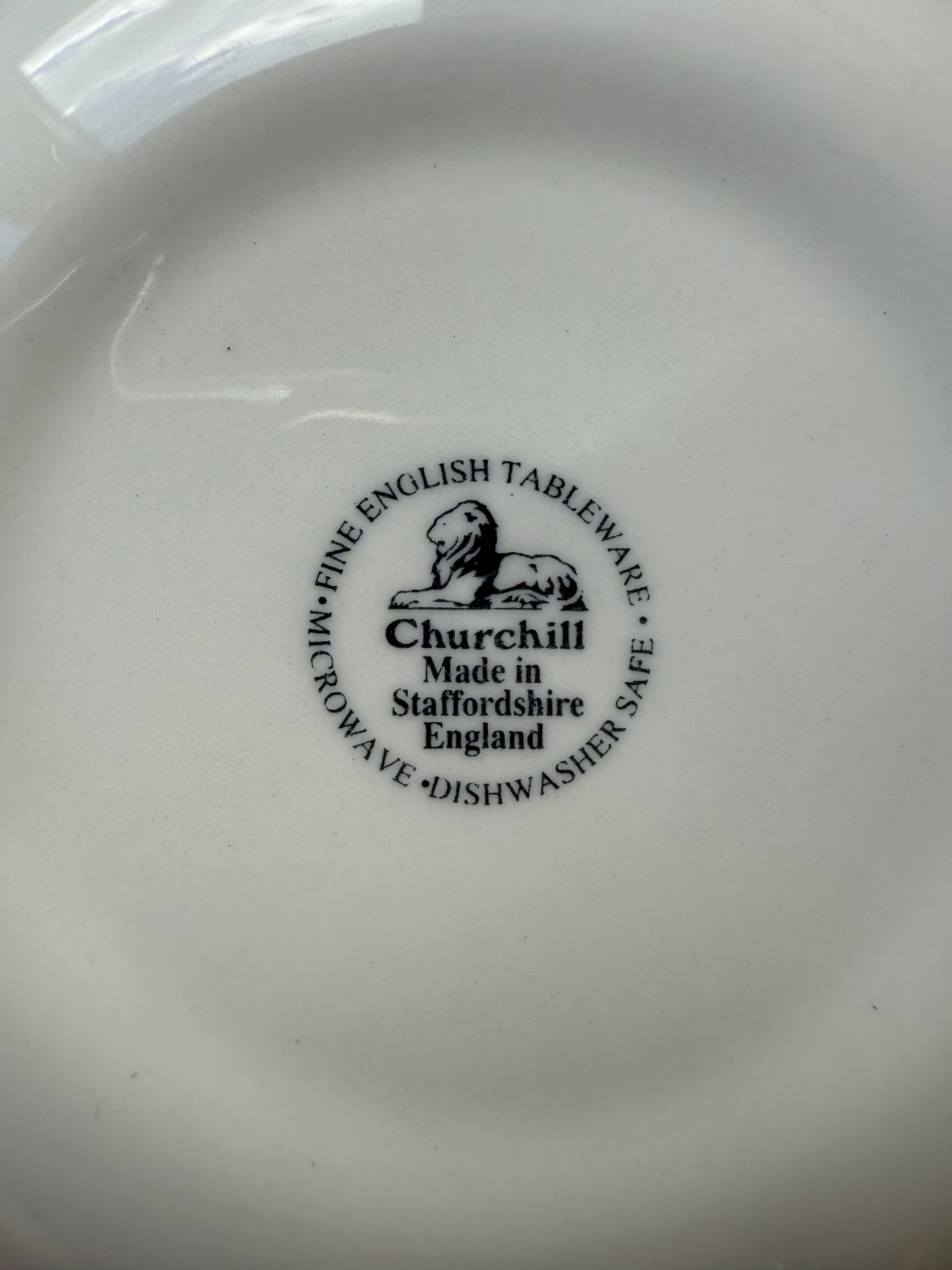 Huit assiettes creuses en porcelaine fruits Churchill England