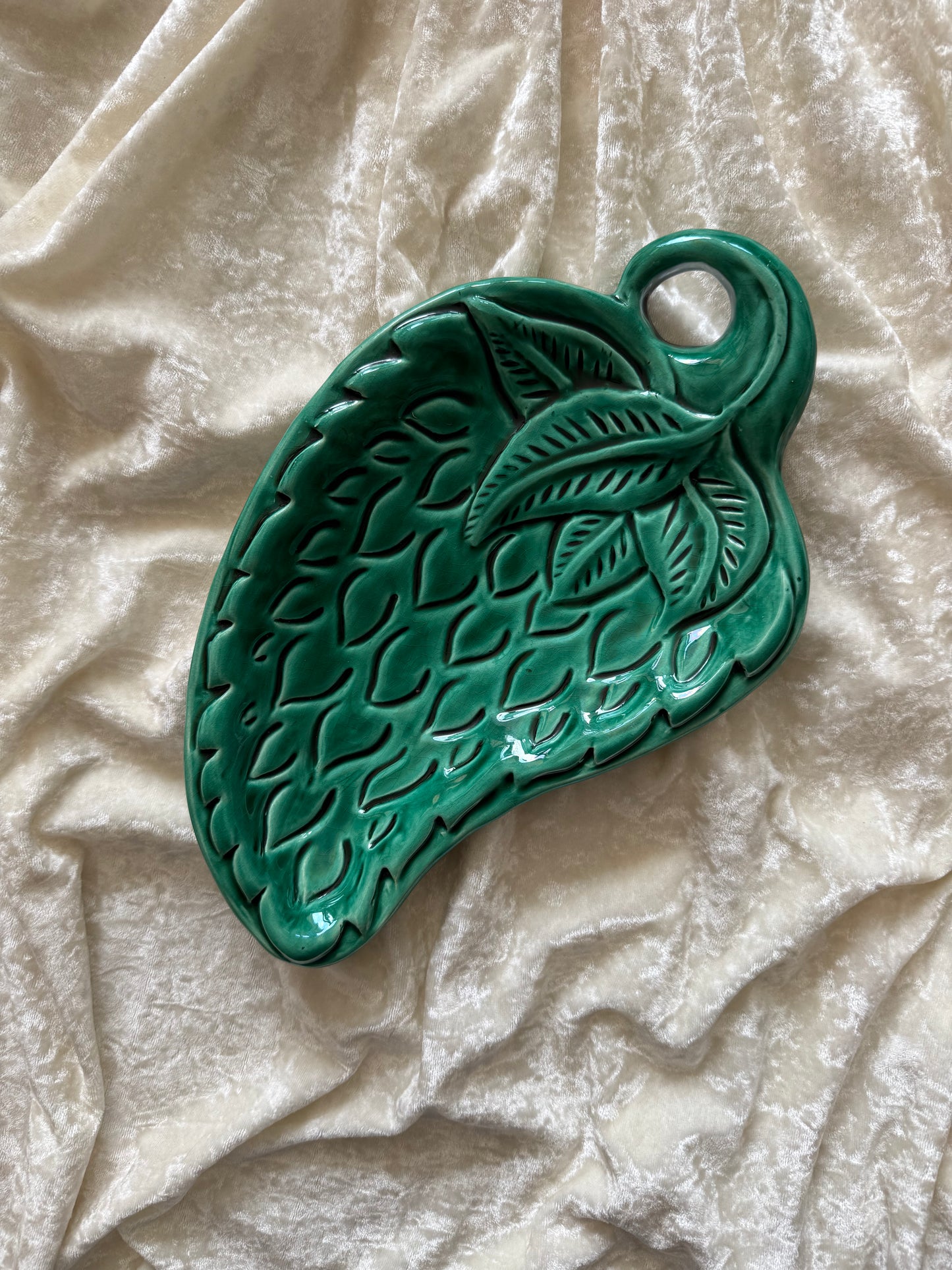 Plat / coupelle forme fraise verte en céramique