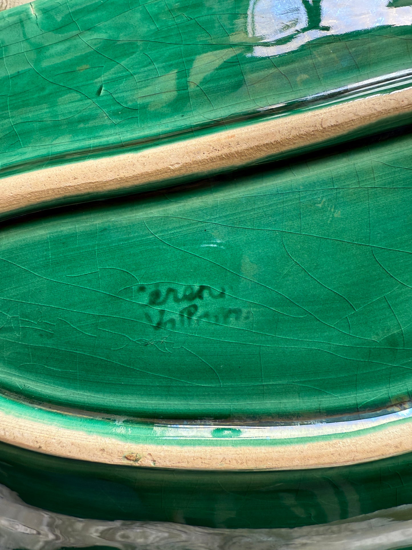 Plat / coupelle forme fraise verte en céramique